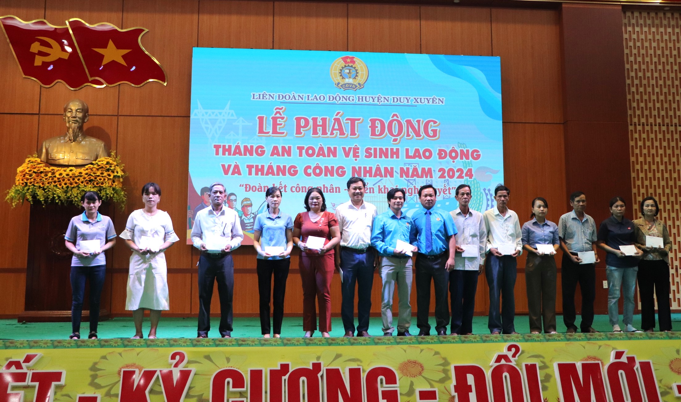 71 suất qu&agrave; hỗ trợ đo&agrave;n vi&ecirc;n, c&ocirc;ng nh&acirc;n kh&oacute; khăn tại Duy Xuy&ecirc;n- Ảnh 6.