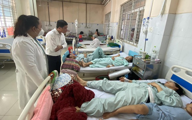 Thủ tướng Chính phủ yêu cầu tập trung cứu chữa người bị ngộ độc thực phẩm