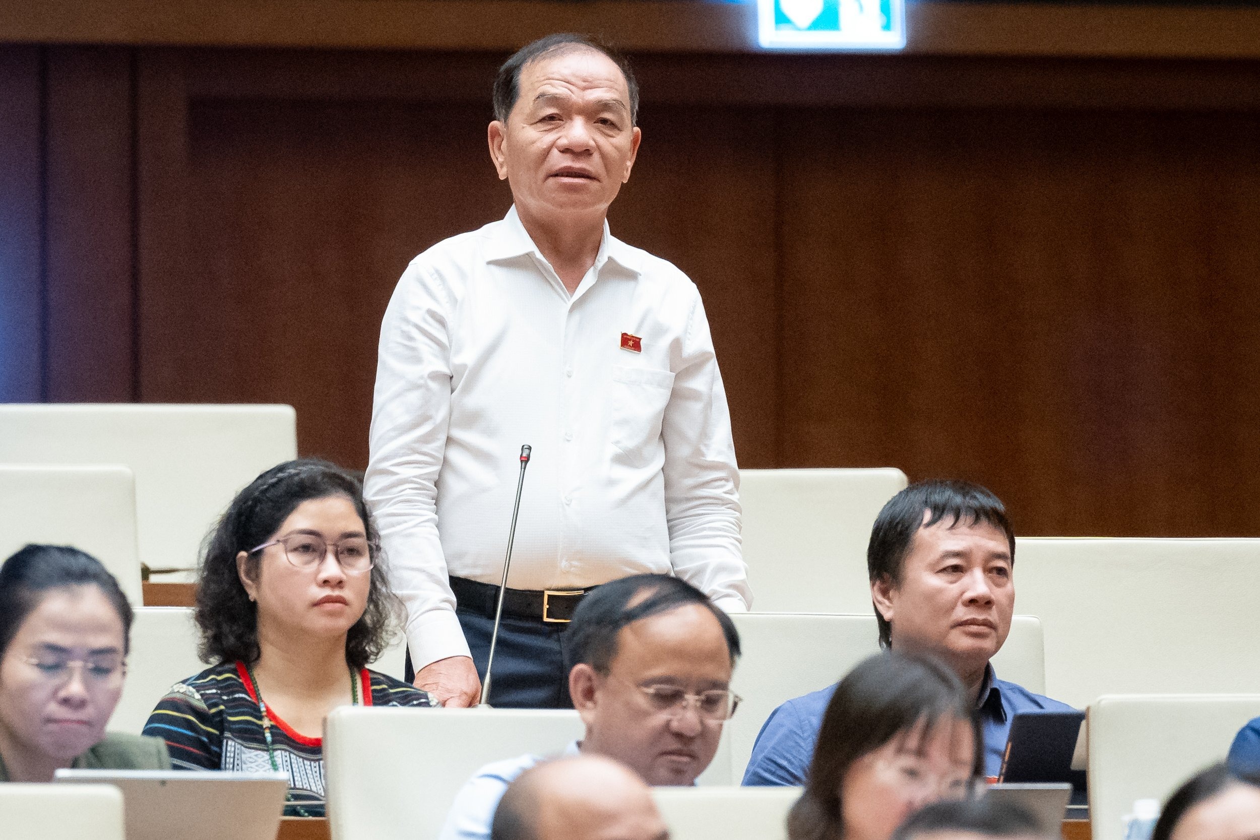 Đại biểu Quốc hội L&ecirc; Thanh V&acirc;n (đo&agrave;n C&agrave; Mau) đề nghị chọn chuy&ecirc;n đề gi&aacute;m s&aacute;t tối cao về nguồn nh&acirc;n lực bởi đ&acirc;y l&agrave; gốc rễ của mọi vấn đềẢnh: L&acirc;m Hiển