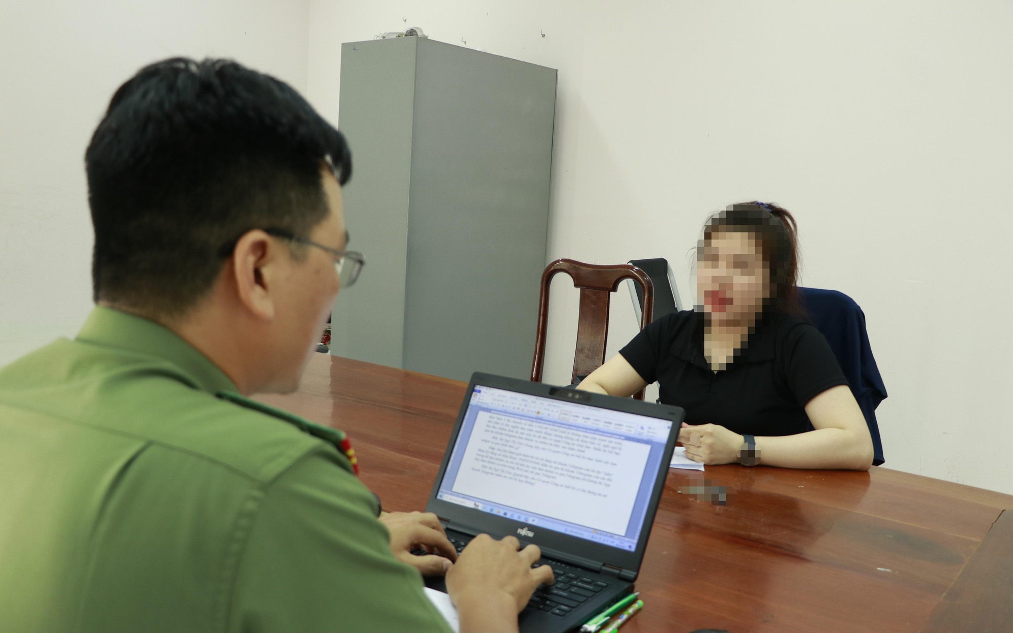 Tưởng kiếm tiền dễ dàng, người phụ nữ phải đến cầu cứu cơ quan chức năng