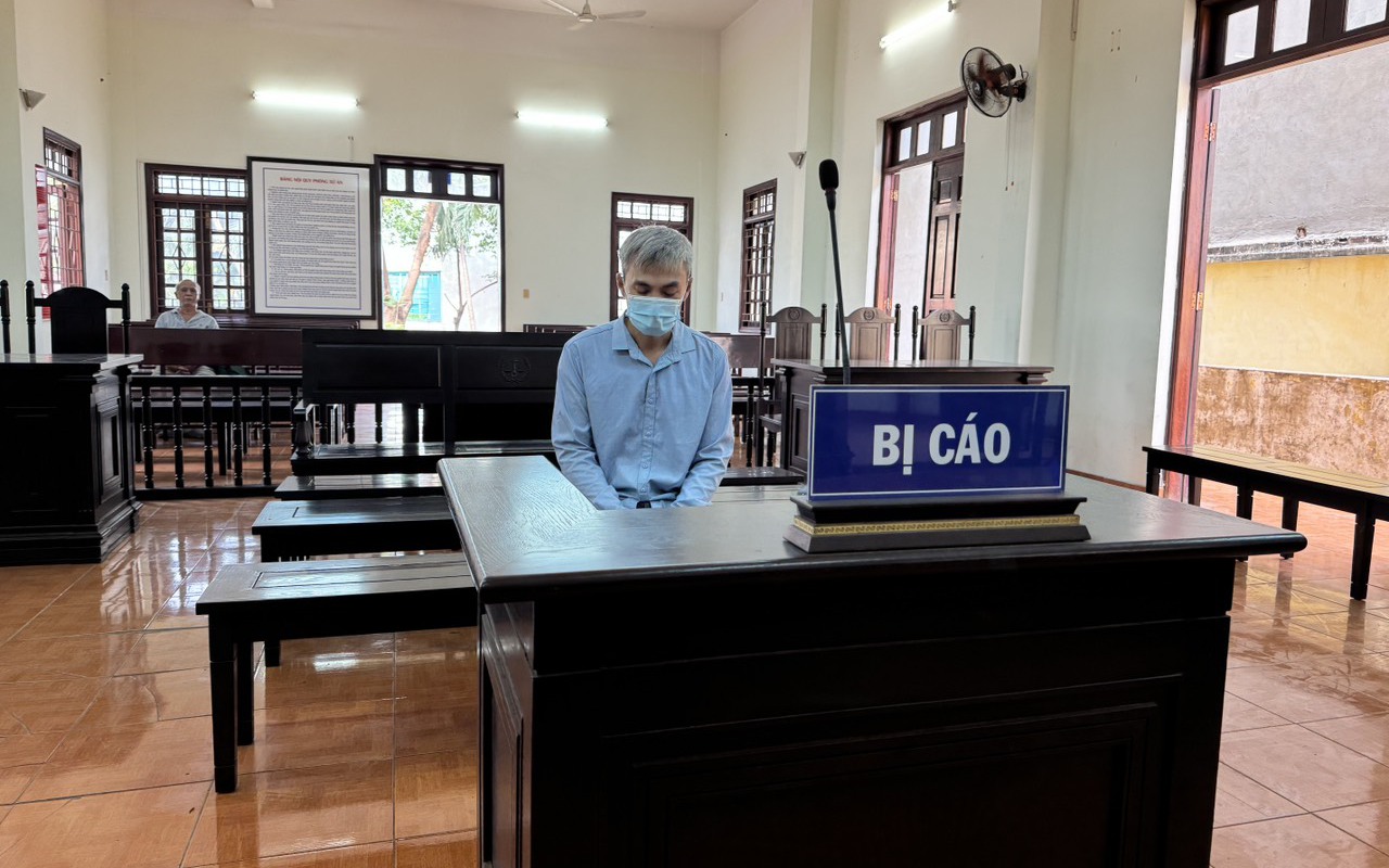 Lãnh án tù sau khi "dạy" con riêng của người tình