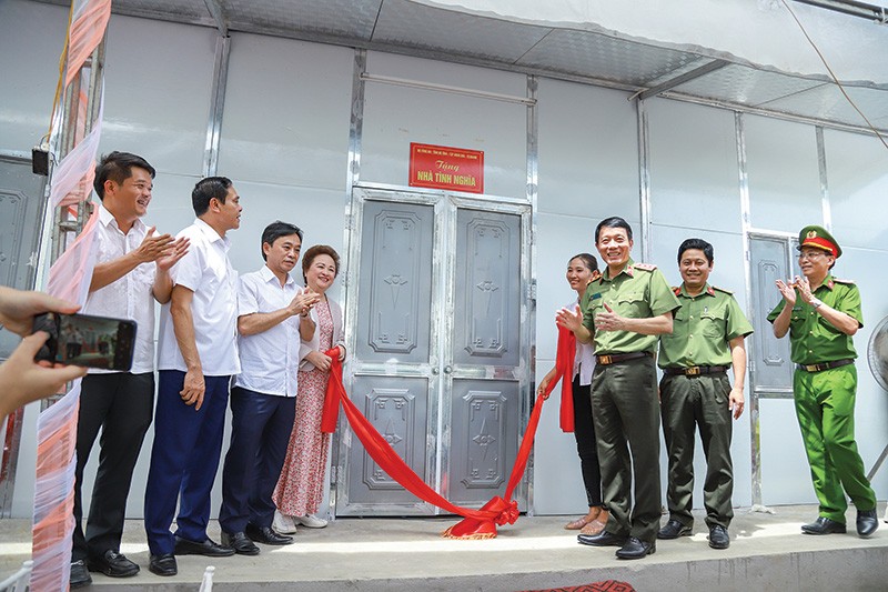 Chủ tịch Tập đo&agrave;n BRG Nguyễn Thị Nga: Tận lực cống hiến cho cộng đồng v&agrave; v&igrave; cộng đồng- Ảnh 2.