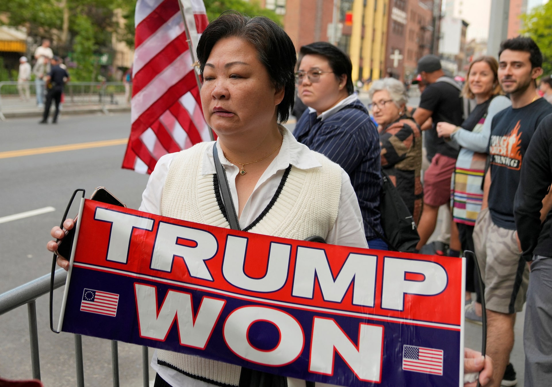 &ldquo;Cơn mưa tiền&rdquo; ủng hộ &ocirc;ng Donald Trump sau ph&aacute;n quyết- Ảnh 1.