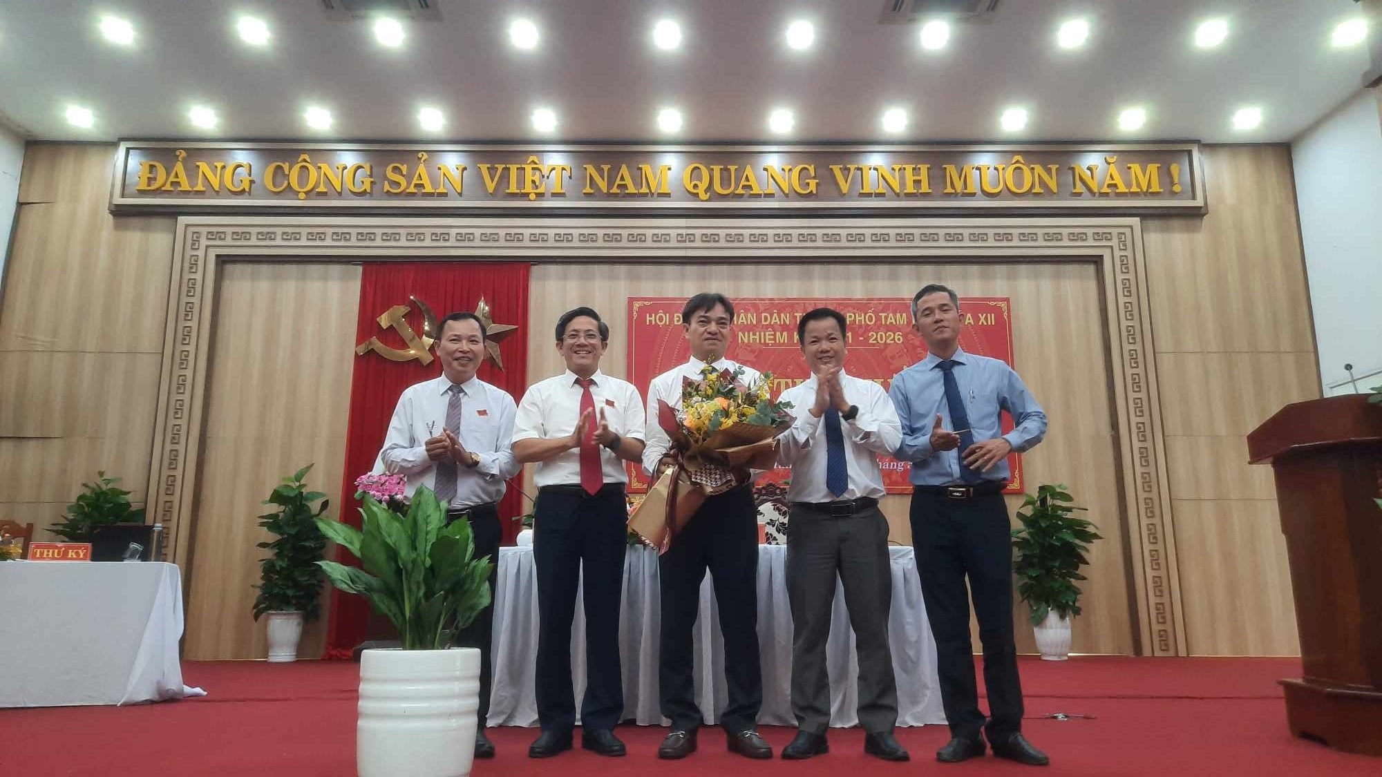 &Ocirc;ng Nguyễn Duy &Acirc;n giữ chức Chủ tịch UBND TP Tam Kỳ, Quảng Nam- Ảnh 1.