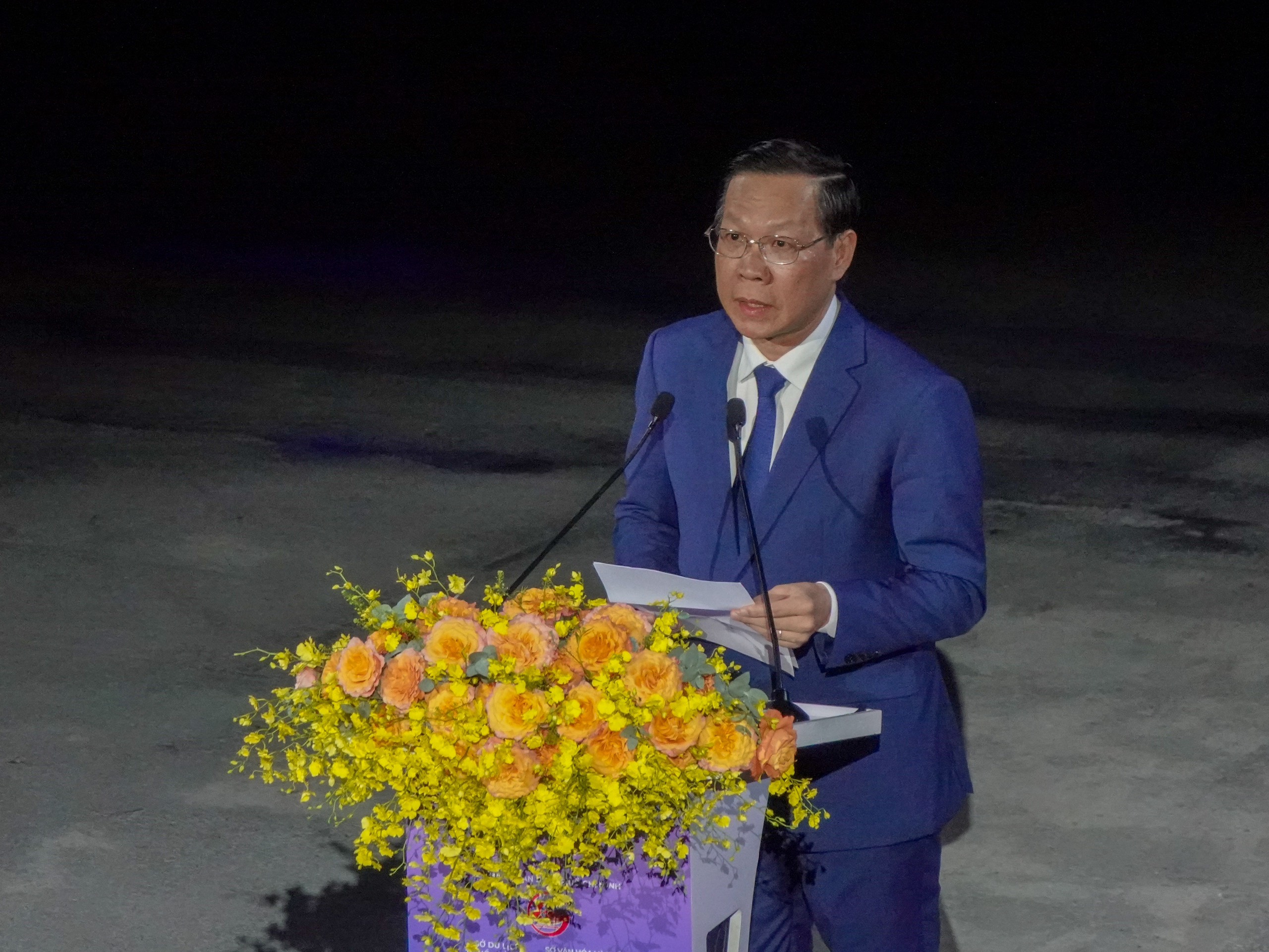 "Chuyến t&agrave;u huyền thoại": Ho&agrave;nh tr&aacute;ng, tự h&agrave;o!- Ảnh 1.