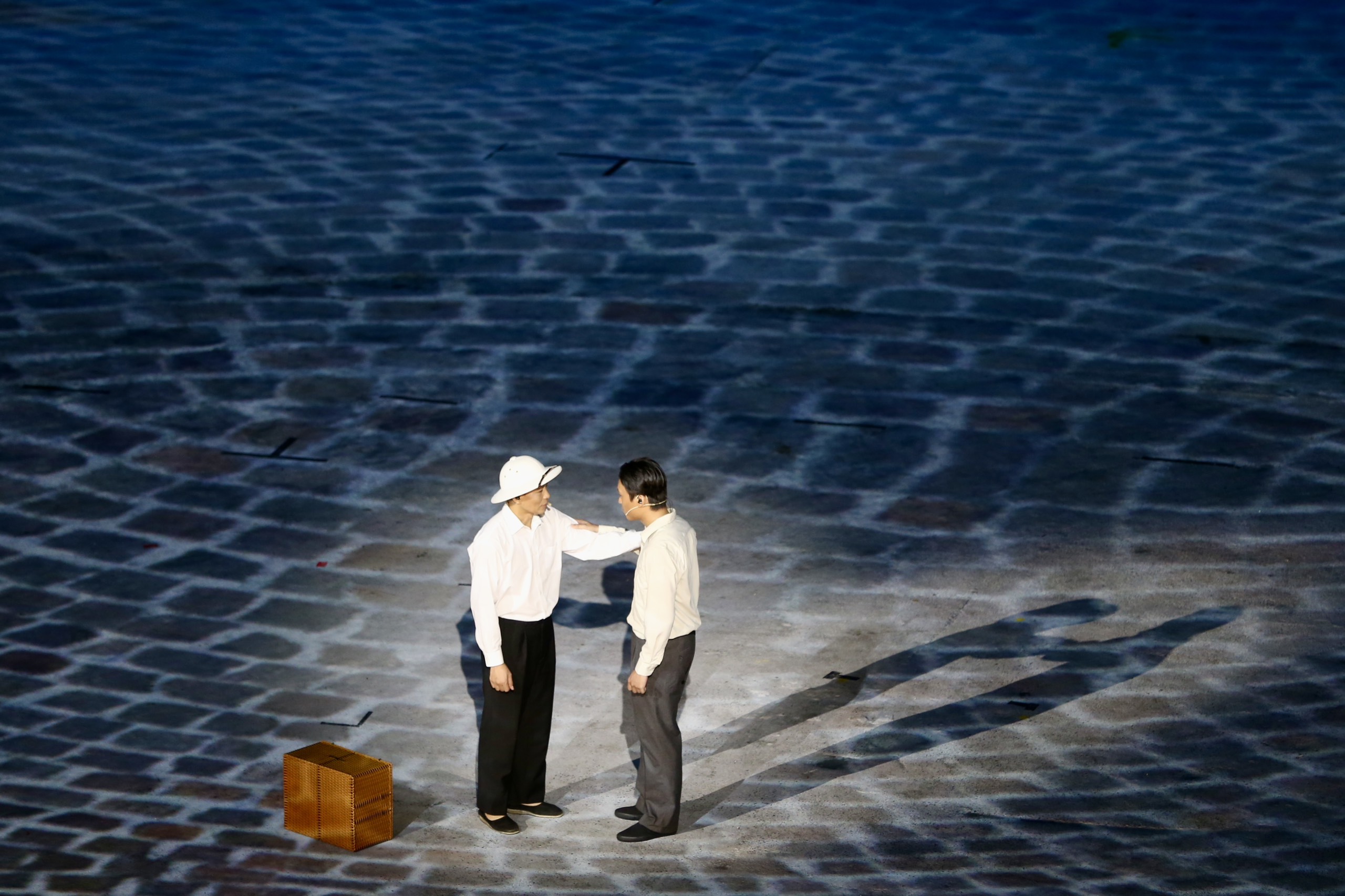 "Chuyến t&agrave;u huyền thoại": Ho&agrave;nh tr&aacute;ng, tự h&agrave;o!- Ảnh 8.
