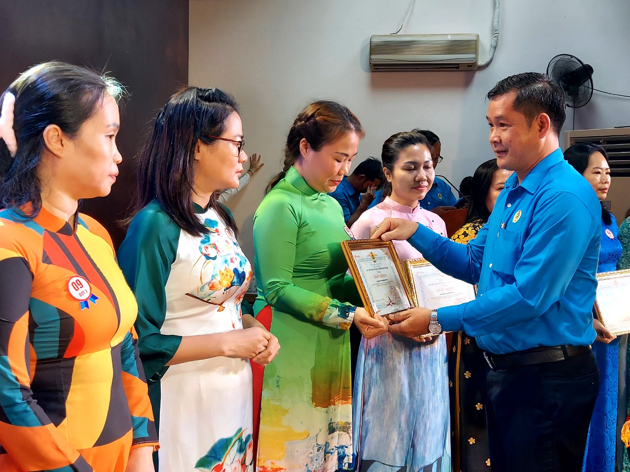 CNVC-LĐ quận Tân Bình, TP HCM: Đề xuất thực hiện 7.609 giải pháp, sáng kiến hữu ích- Ảnh 1.