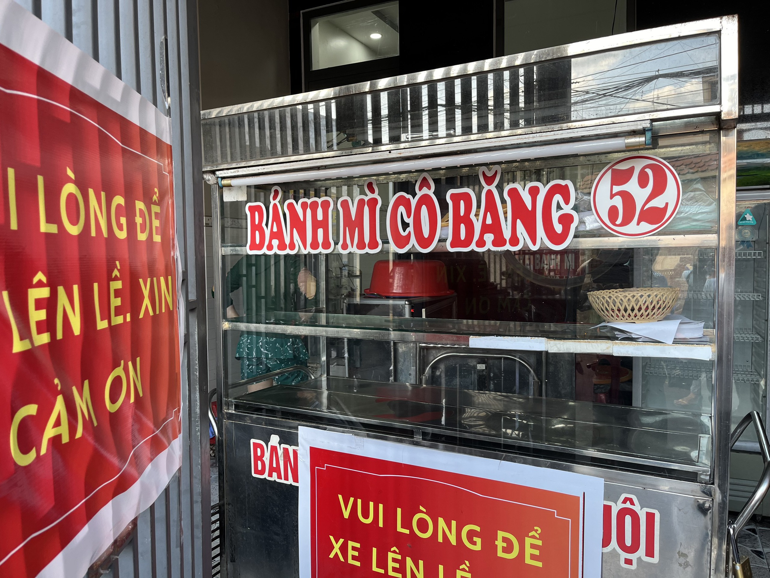 Hơn 500 người ngộ độc ở Đồng Nai: Chủ tiệm bánh mì nói gì?- Ảnh 2.