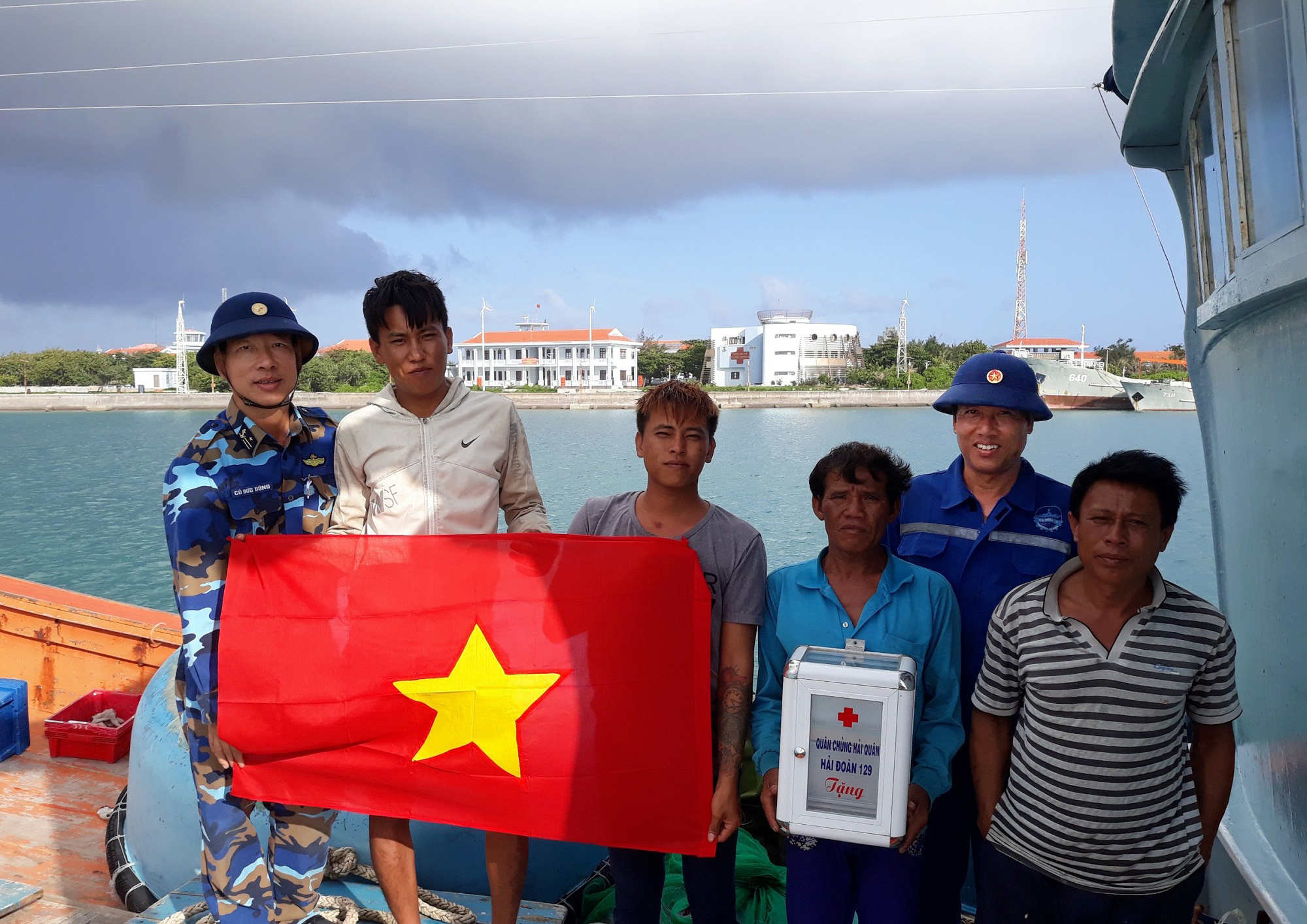 Cuộc thi viết "Chủ quyền quốc gia bất khả xâm phạm": Biển đã ngấm vào máu thịt- Ảnh 1.
