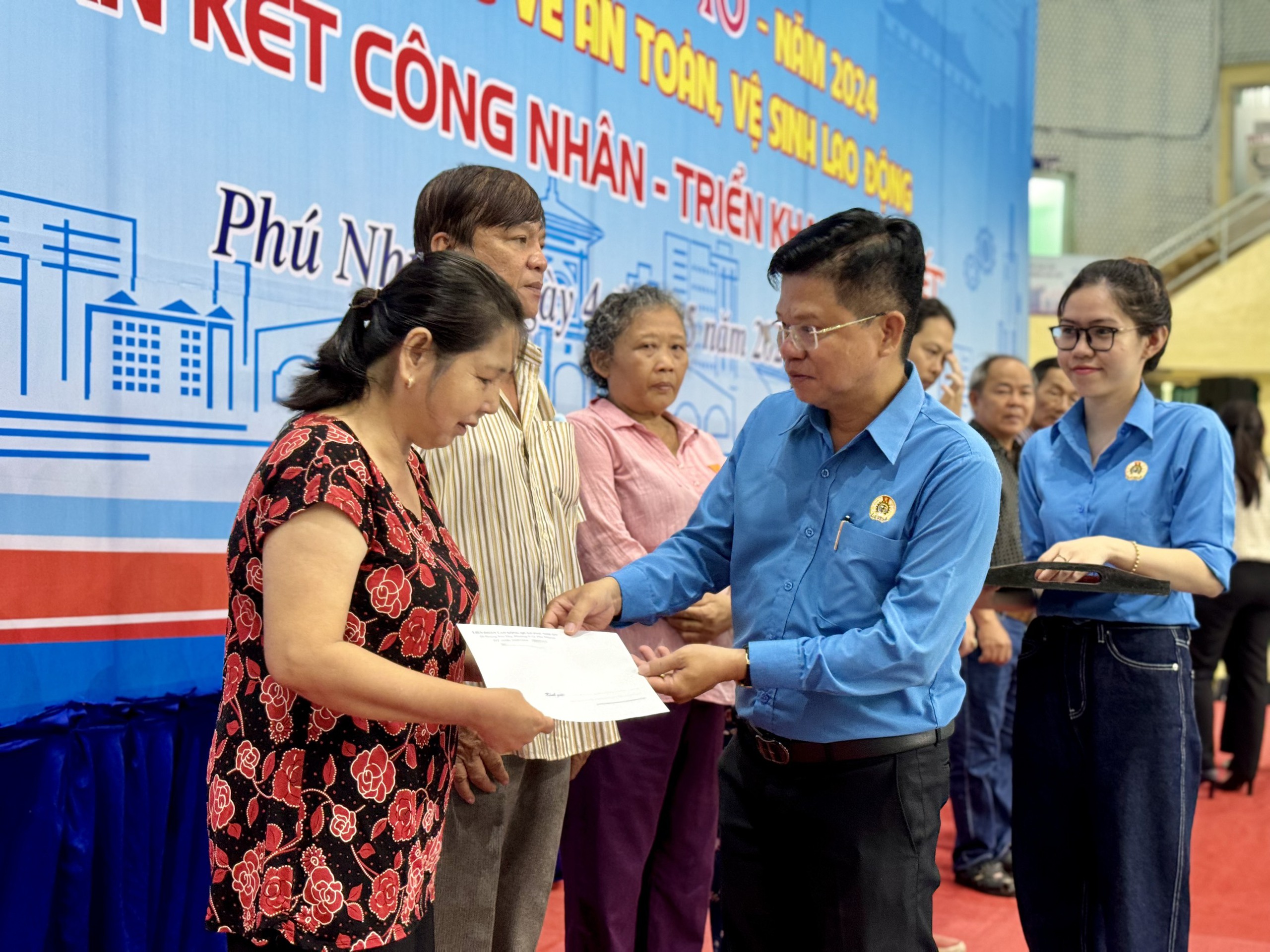 
Nhiều hoạt động &yacute; nghĩa trong Th&aacute;ng C&ocirc;ng nh&acirc;n- Ảnh 2.