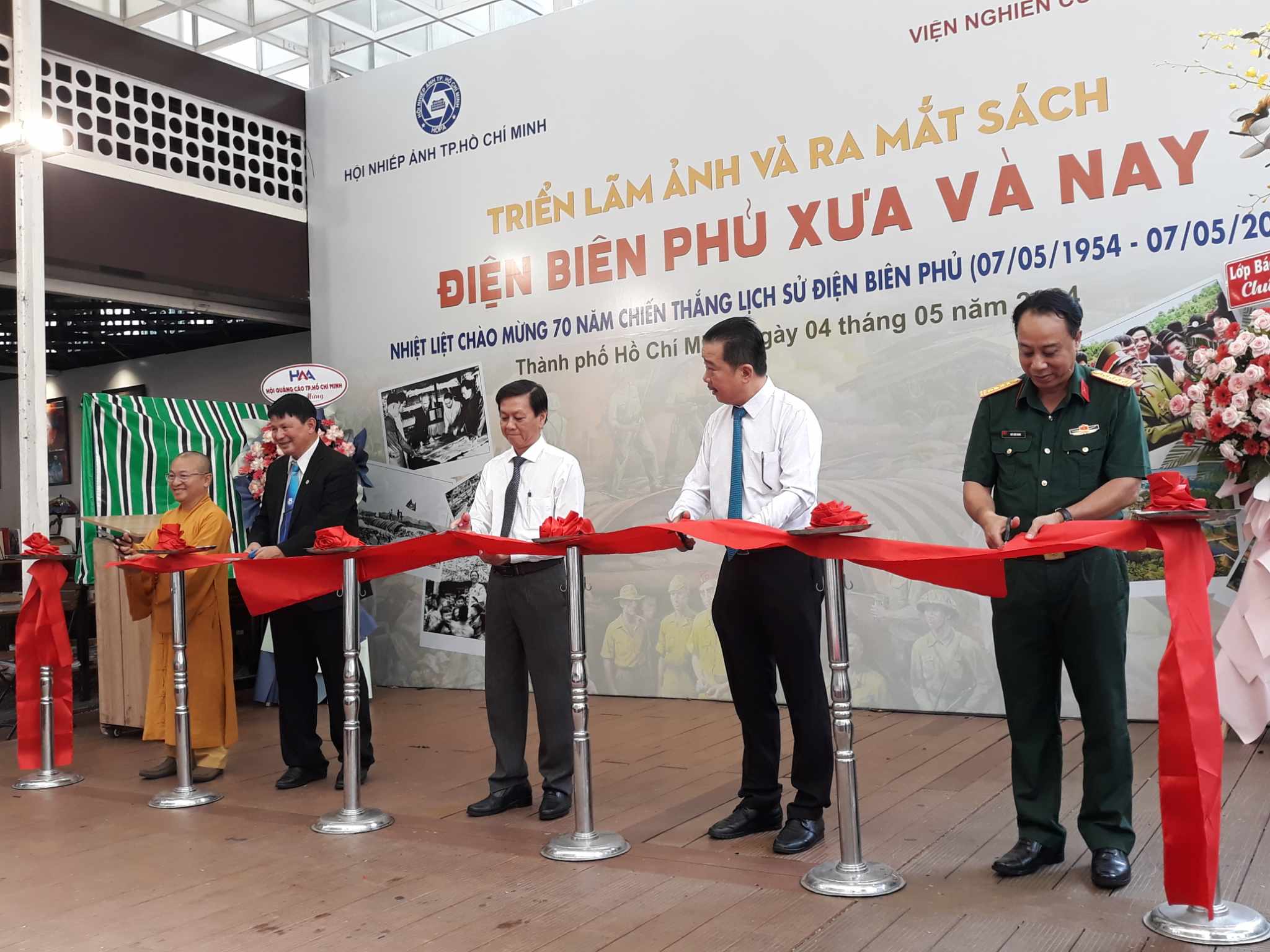 Triển lãm ảnh và ra mắt sách "Điện Biên Phủ xưa và nay"- Ảnh 10.