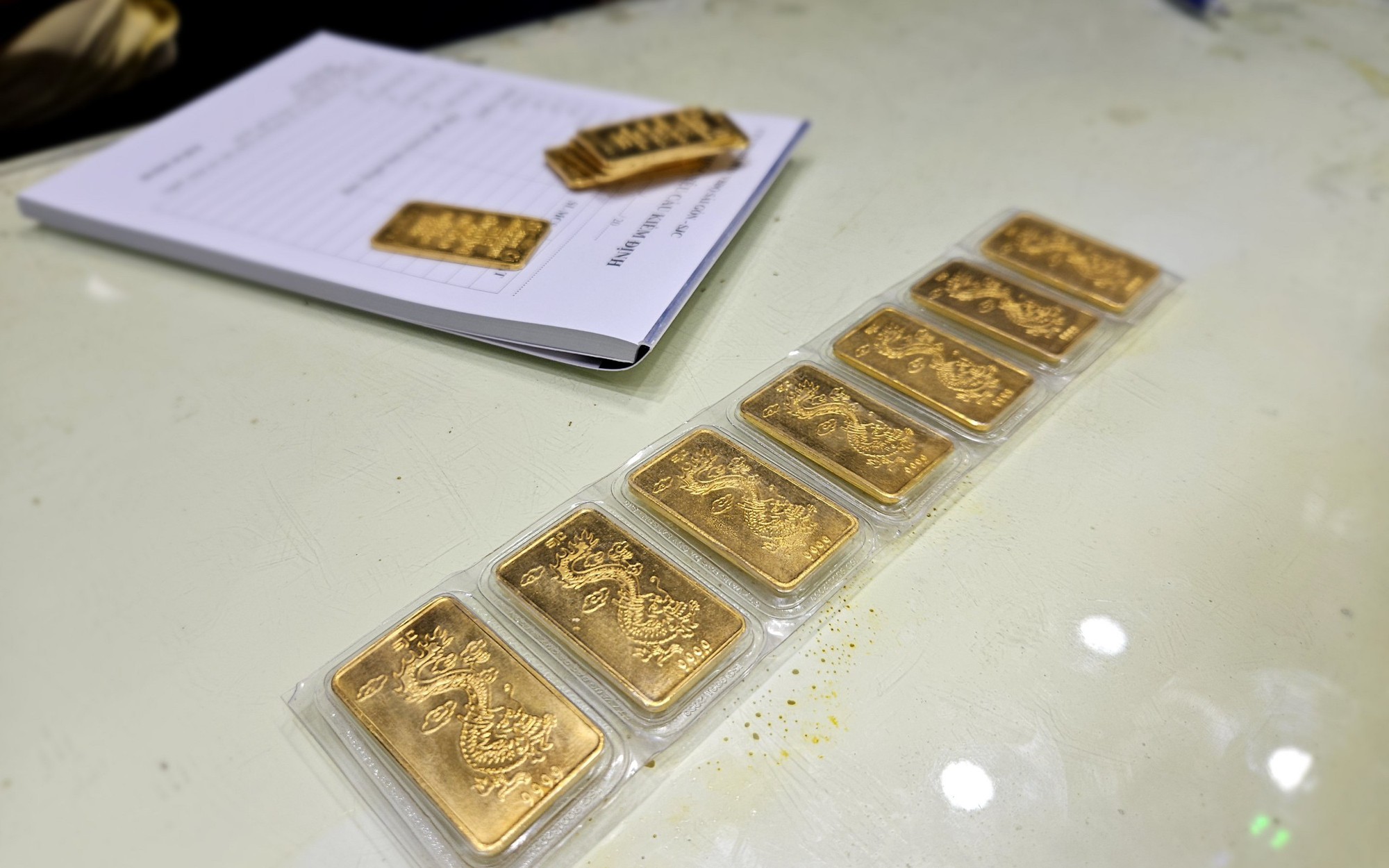 Giá vàng miếng SJC lại lập đỉnh mới, cao nhất từ trước tới nay
