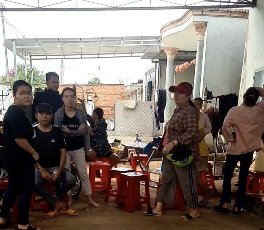 Hàng trăm người tìm kiếm bé trai 8 tuổi ở Đồng Nai nhưng chưa có kết quả - Ảnh 4.