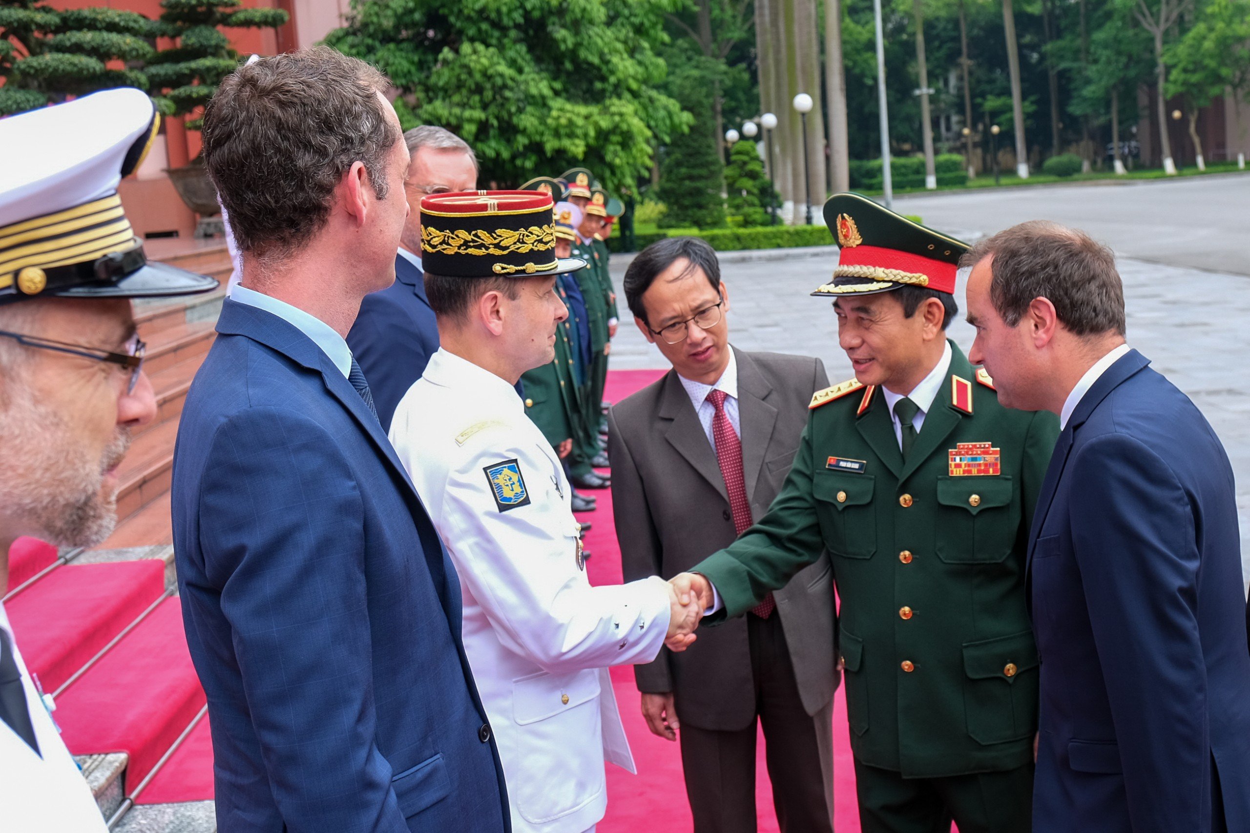 Đại tướng Phan Văn Giang đón Bộ trưởng Bộ Quân đội Pháp thăm Việt Nam- Ảnh 6.