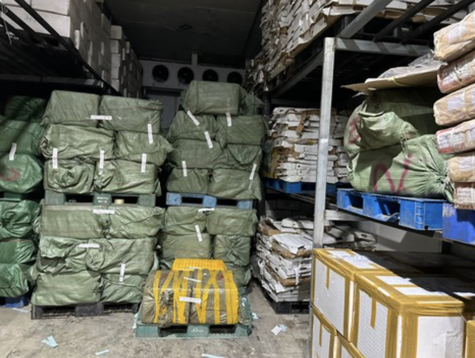 C&ocirc;ng an TP HCM kh&aacute;m x&eacute;t kho đ&ocirc;ng lạnh của C&ocirc;ng ty Trường Th&agrave;nh Ph&uacute;- Ảnh 1.