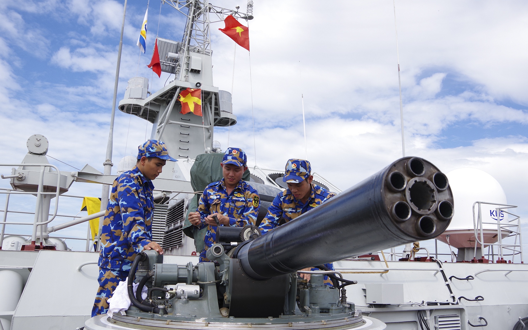 70 NĂM HẢI QUÂN NHÂN DÂN VIỆT NAM (7.5.1955 - 7.5.2025): Lời thề giữa trùng khơi - Ảnh 1.