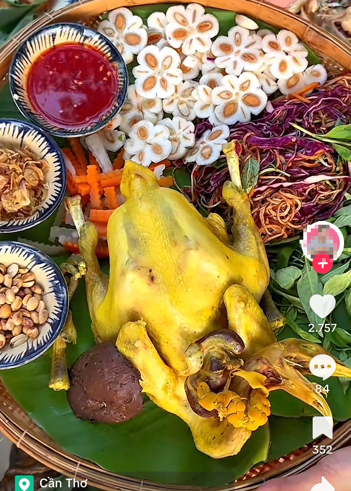 Măng cụt gọt sẵn vẫn đắt đỏ d&ugrave; m&oacute;n gỏi g&agrave; măng cụt hết 
