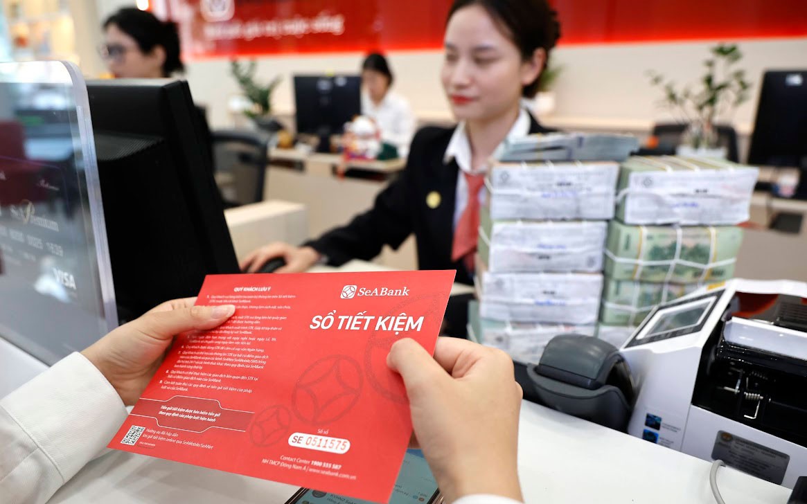 Lãi suất tiền gửi nhích lên, có đáng lo?