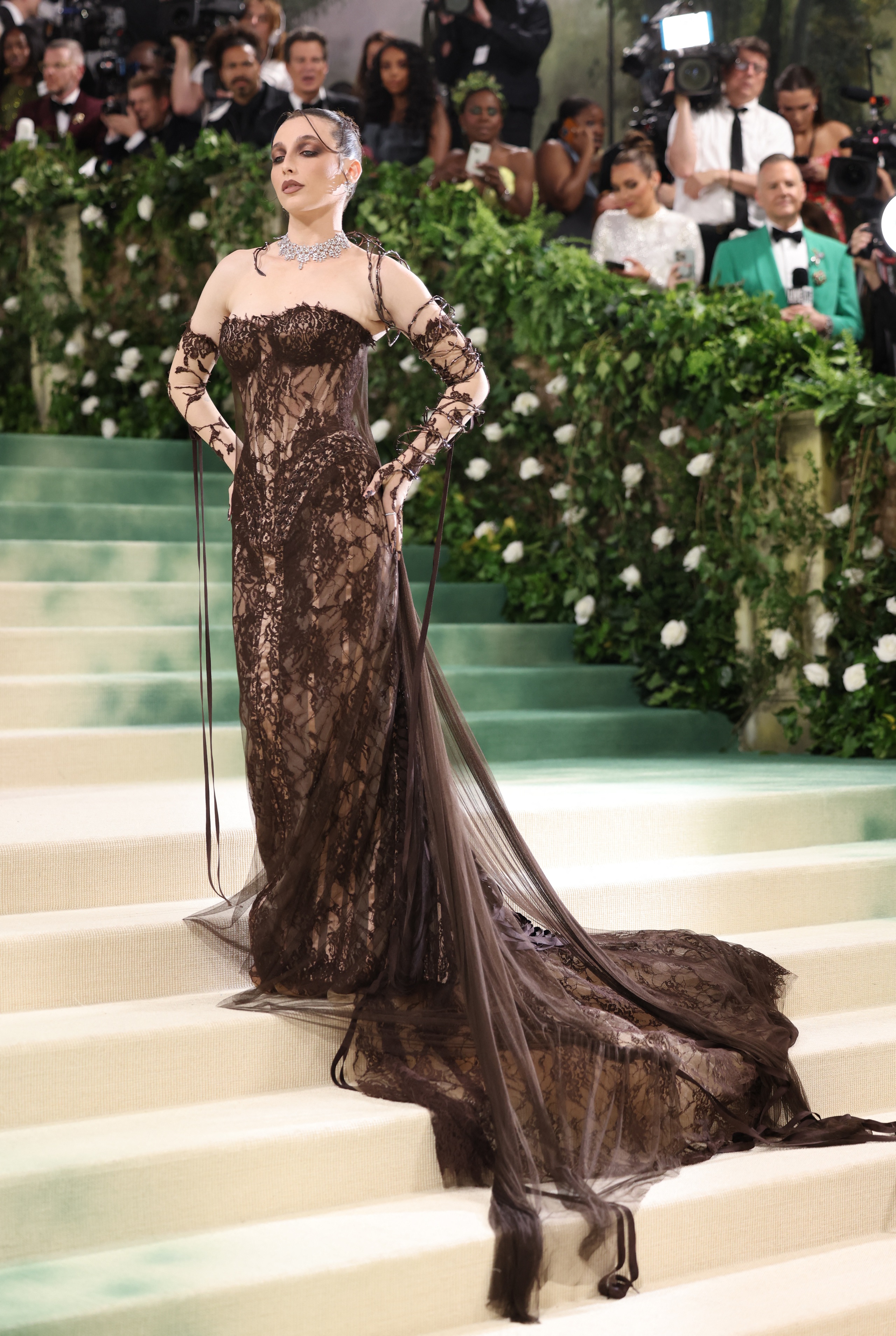 Mốt khoe eo, ch&acirc;n thon nở rộ tại Met Gala 2024- Ảnh 21.