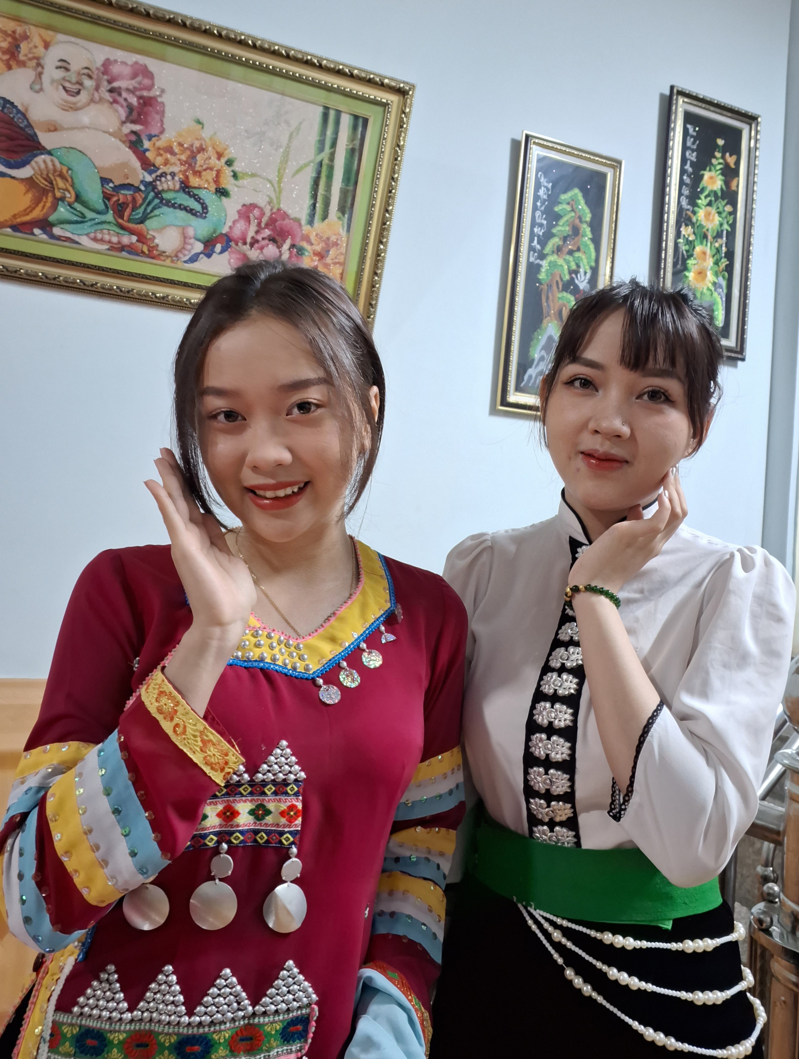 Những "b&oacute;ng hồng" trong Lễ diễu binh, diễu h&agrave;nh kỷ niệm 70 năm Chiến thắng Điện Bi&ecirc;n Phủ- Ảnh 25.