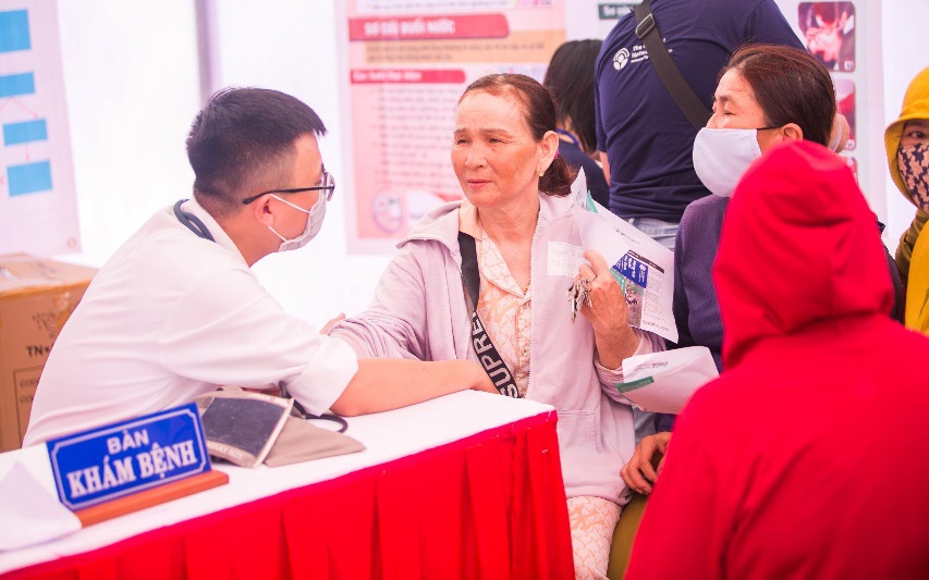 Coca-Cola Việt Nam phối hợp hỗ trợ người thu gom rác thải phi chính thức ở Đà Nẵng