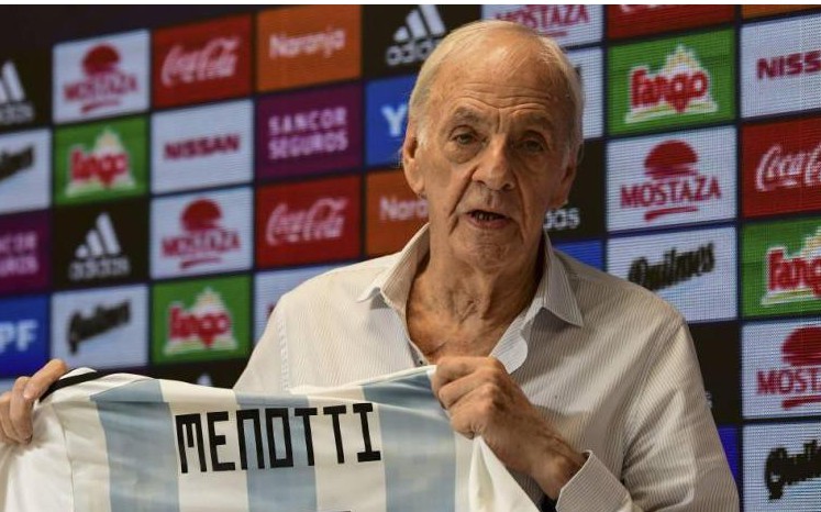 Vĩnh biệt HLV huyền thoại Cesar Luis Menotti, nhớ lại cúp vàng đầy tranh cãi năm 1978