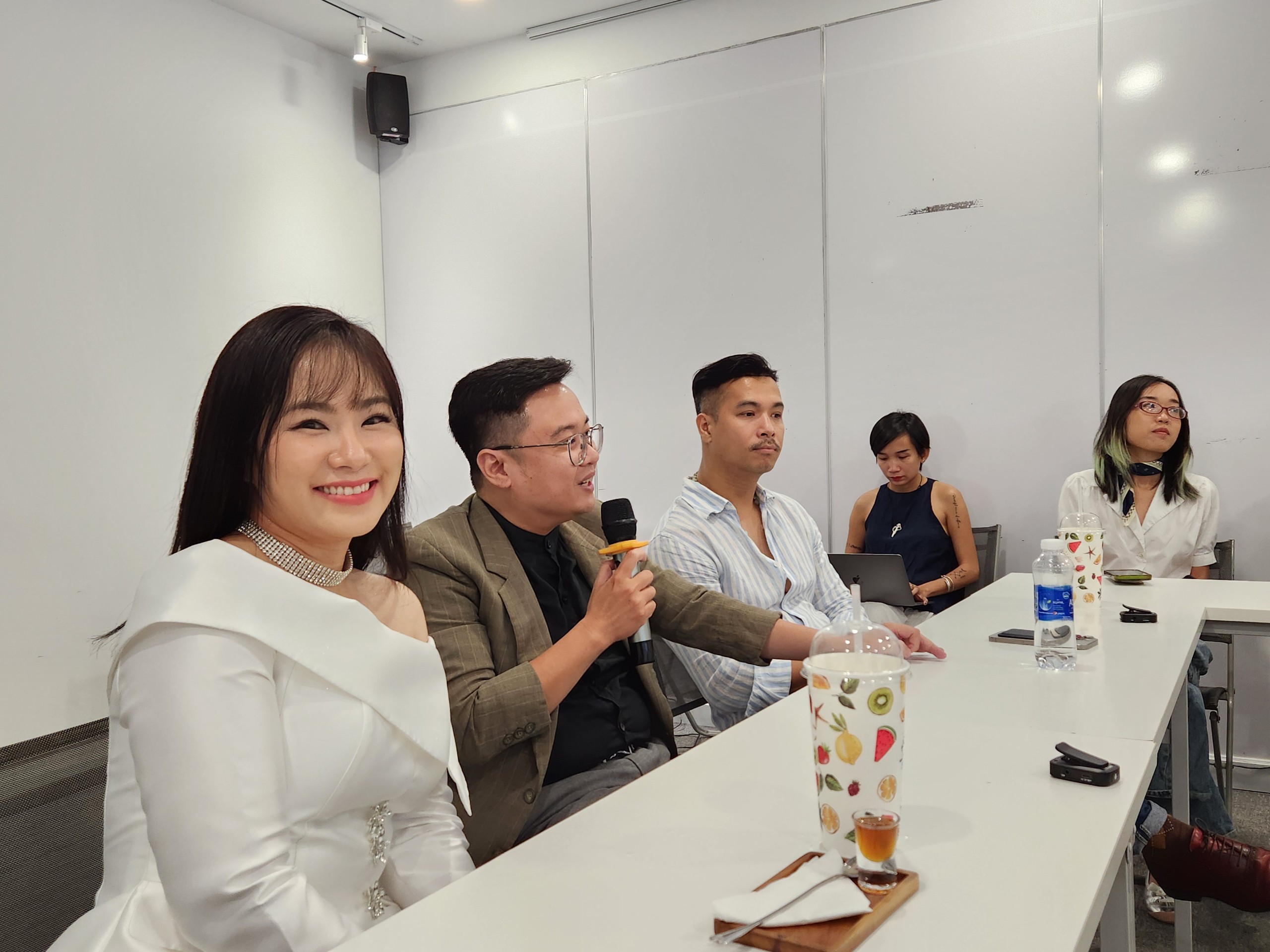"C&ocirc; g&aacute;i Trung Hoa" Lương B&iacute;ch Hữu tiết lộ g&acirc;y sốc- Ảnh 4.