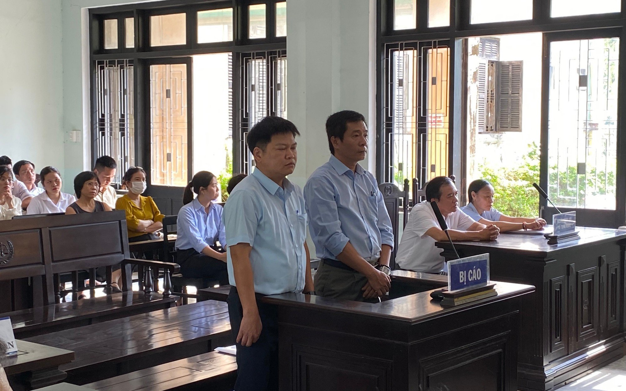 Lý do cựu giám đốc và kế toán trưởng CDC Thừa Thiên - Huế thoát án tù