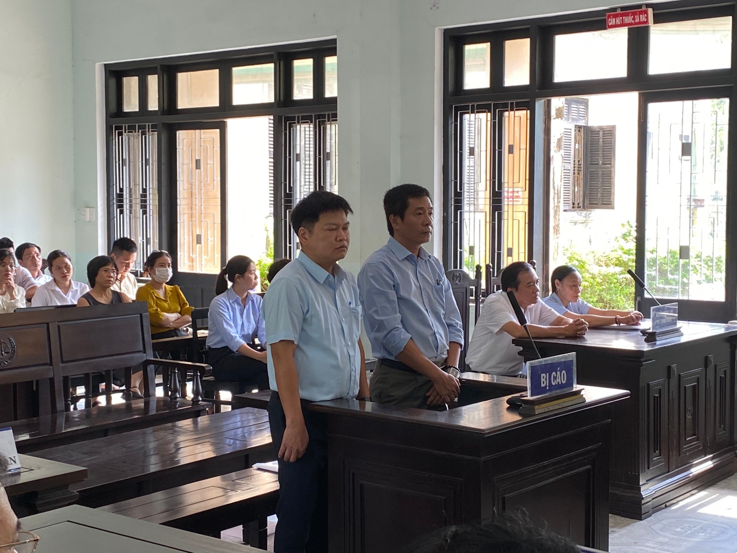 L&yacute; do cựu gi&aacute;m đốc v&agrave; kế to&aacute;n trưởng CDC Thừa Thi&ecirc;n - Huế tho&aacute;t &aacute;n t&ugrave;- Ảnh 1.