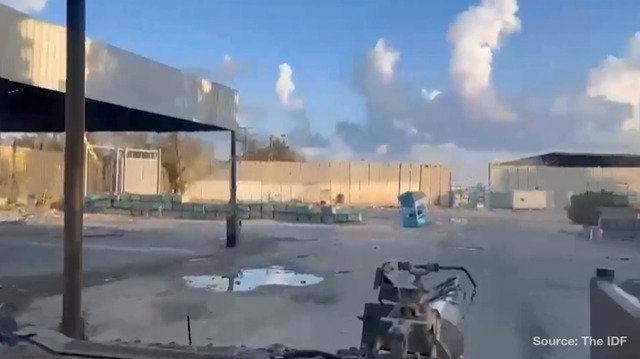 H&igrave;nh ảnh xe tăng Israel tiến v&agrave;o Rafah, quyết dồn &eacute;p Hamas h&ocirc;m 7-5. Ảnh: &nbsp;IDF