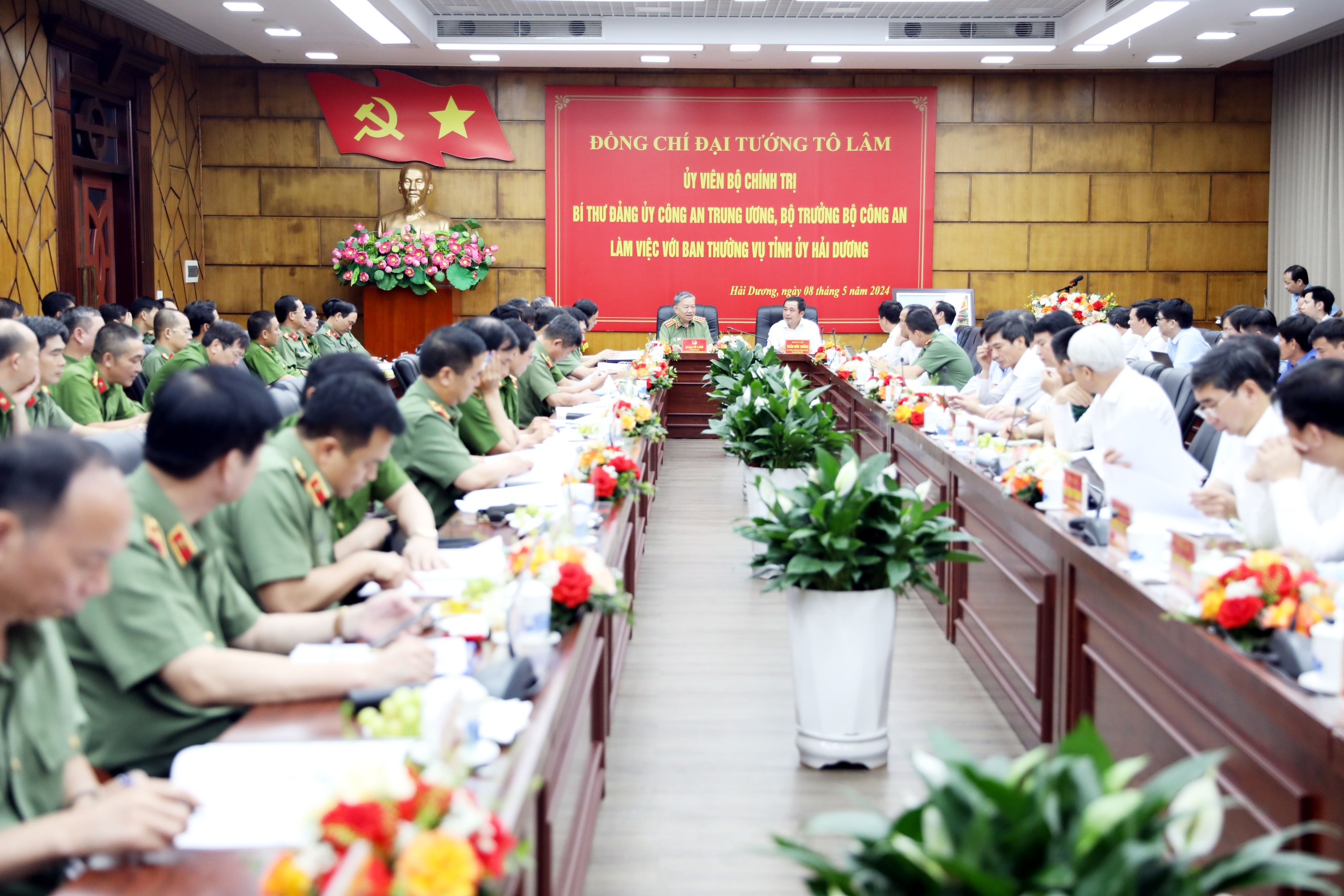 Bộ trưởng Bộ C&ocirc;ng an T&ocirc; L&acirc;m l&agrave;m việc với Ban Thường vụ Tỉnh ủy Hải Dương- Ảnh 2.