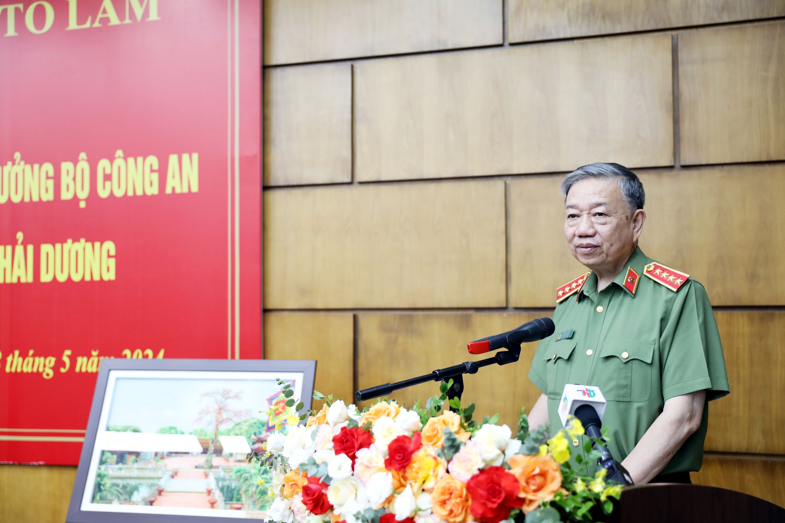 Bộ trưởng Bộ C&ocirc;ng an T&ocirc; L&acirc;m l&agrave;m việc với Ban Thường vụ Tỉnh ủy Hải Dương- Ảnh 1.
