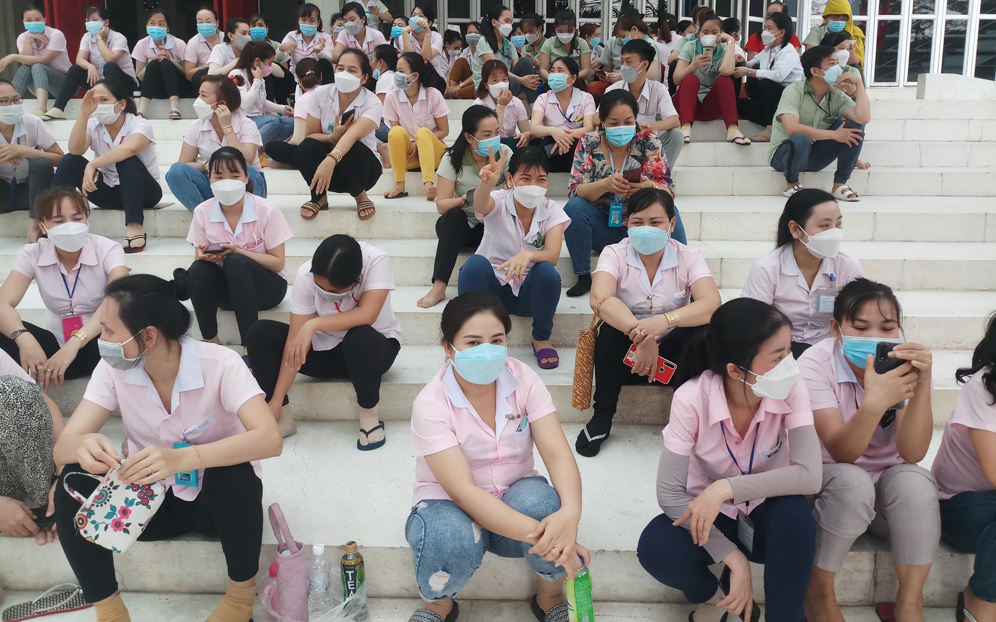 Công ty mất hàng, hơn 100 công nhân "mất" tiền