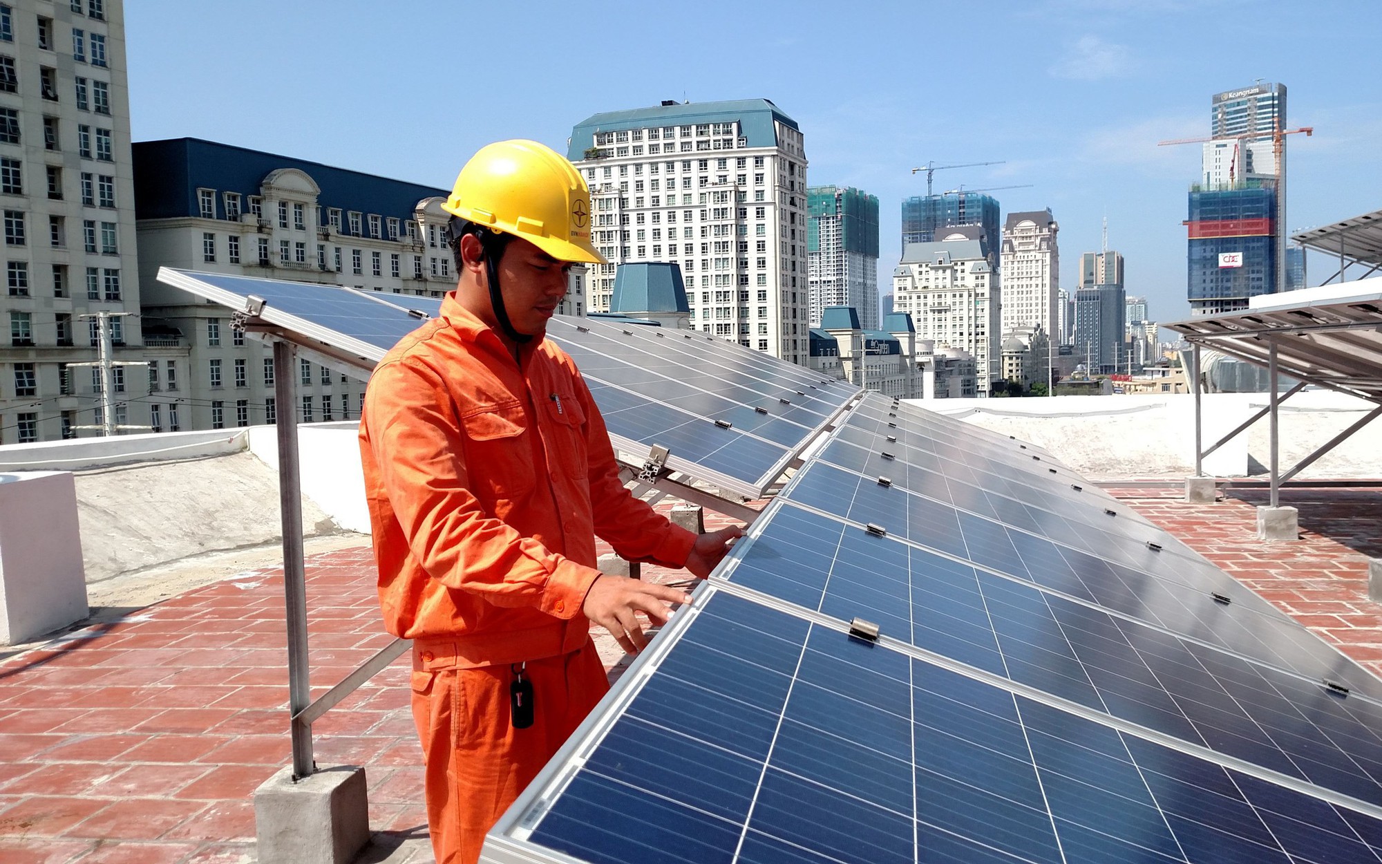 Chỉ đạo của Thường trực Chính phủ sau khi Bộ Công Thương đề xuất điện mặt trời giá 0 đồng