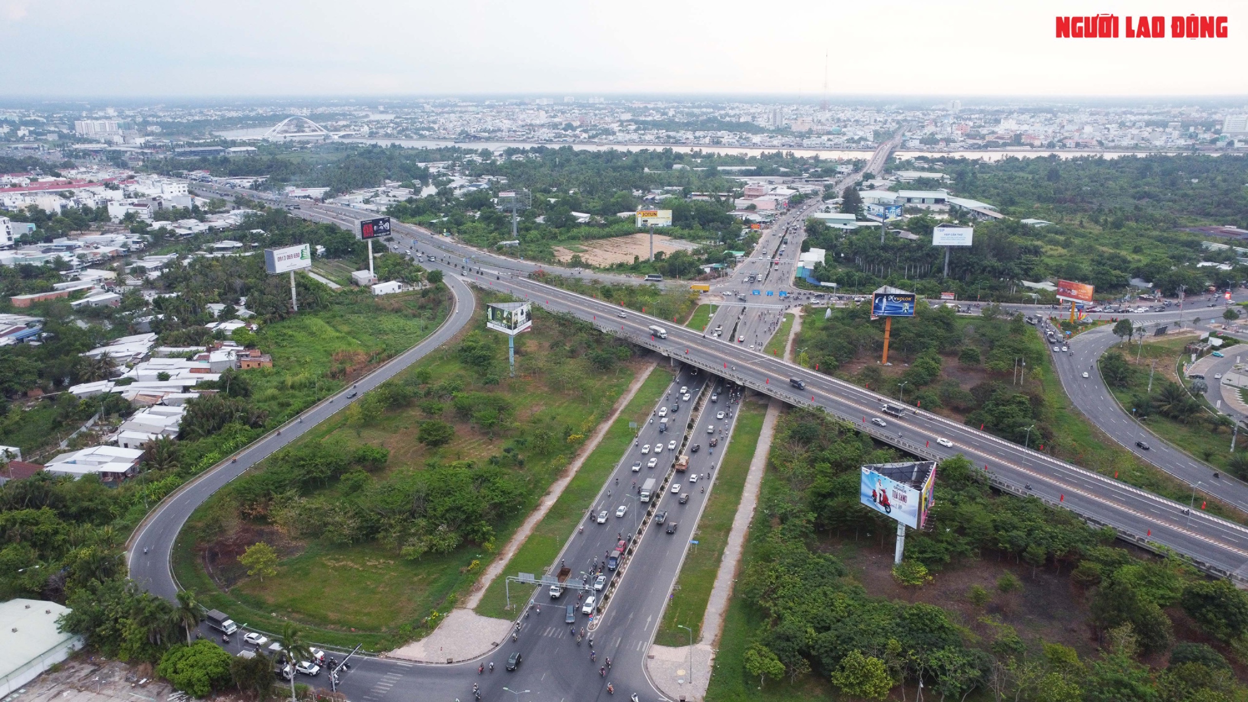 VIDEO: Những h&igrave;nh ảnh chưa đẹp tại cửa ng&otilde; nội &ocirc; Cần Thơ- Ảnh 1.