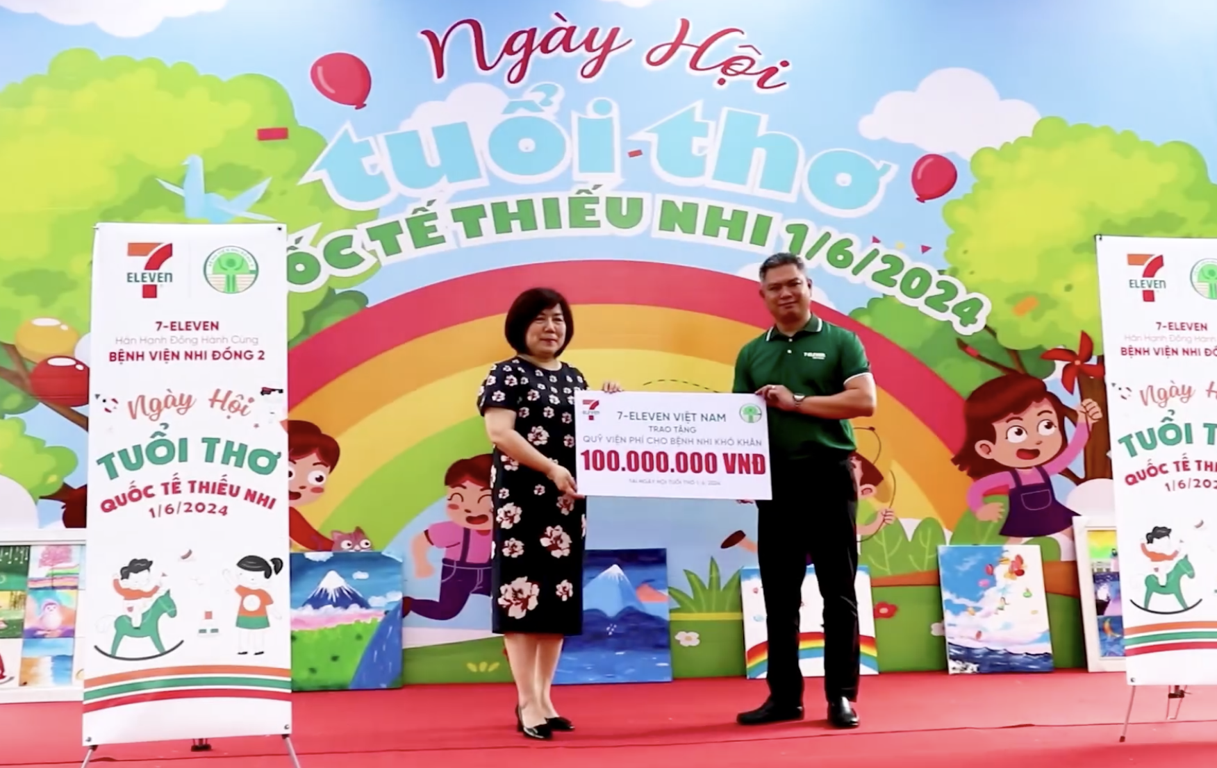TP HCM: Các bệnh viện tặng hàng trăm phần quà cho bệnh nhi nhân Tết thiếu nhi - Ảnh 1.