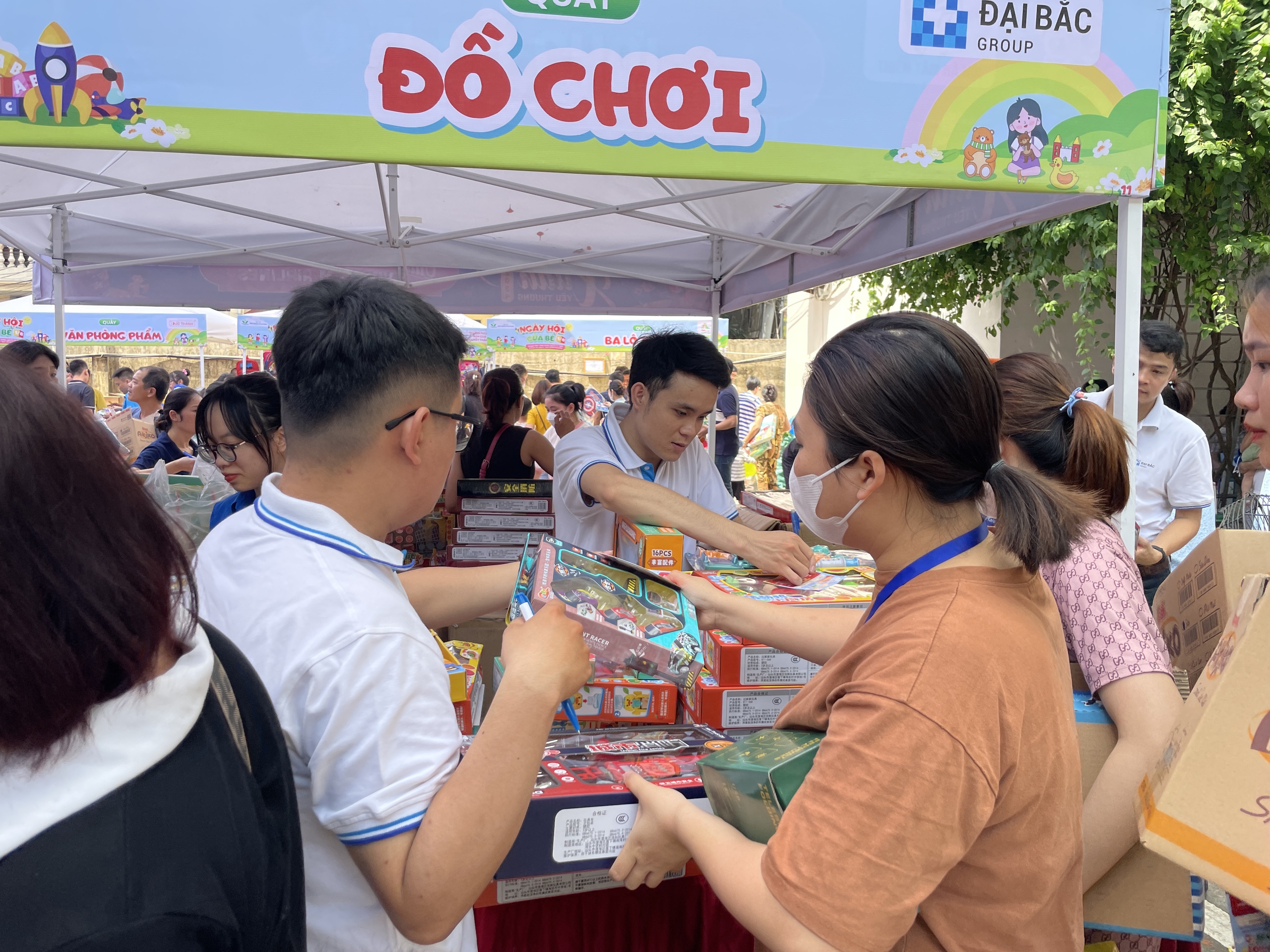 Tết thiếu nhi đặc biệt của những em bé trong bệnh viện- Ảnh 15.
