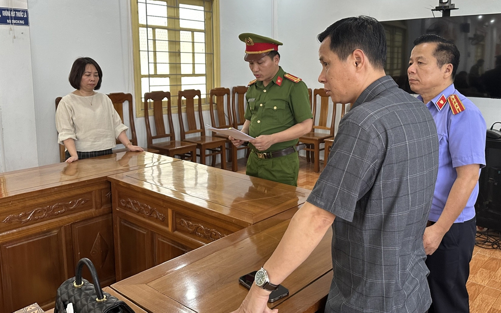 Bắt nữ kế toán, nữ thủ quỹ trung tâm đào tạo và sát hạch lái xe cơ giới 