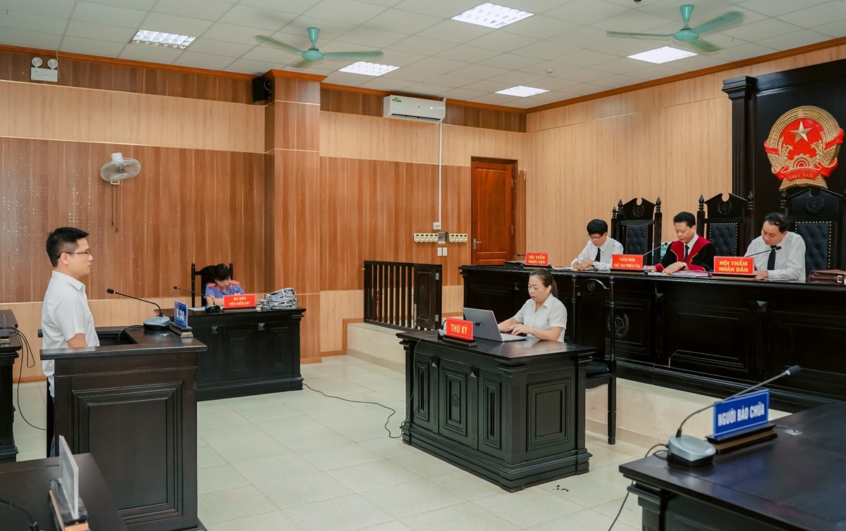 Nhận hối lộ 57 triệu đồng, cựu giám đốc trung tâm đăng kiểm lĩnh 36 tháng tù- Ảnh 2.