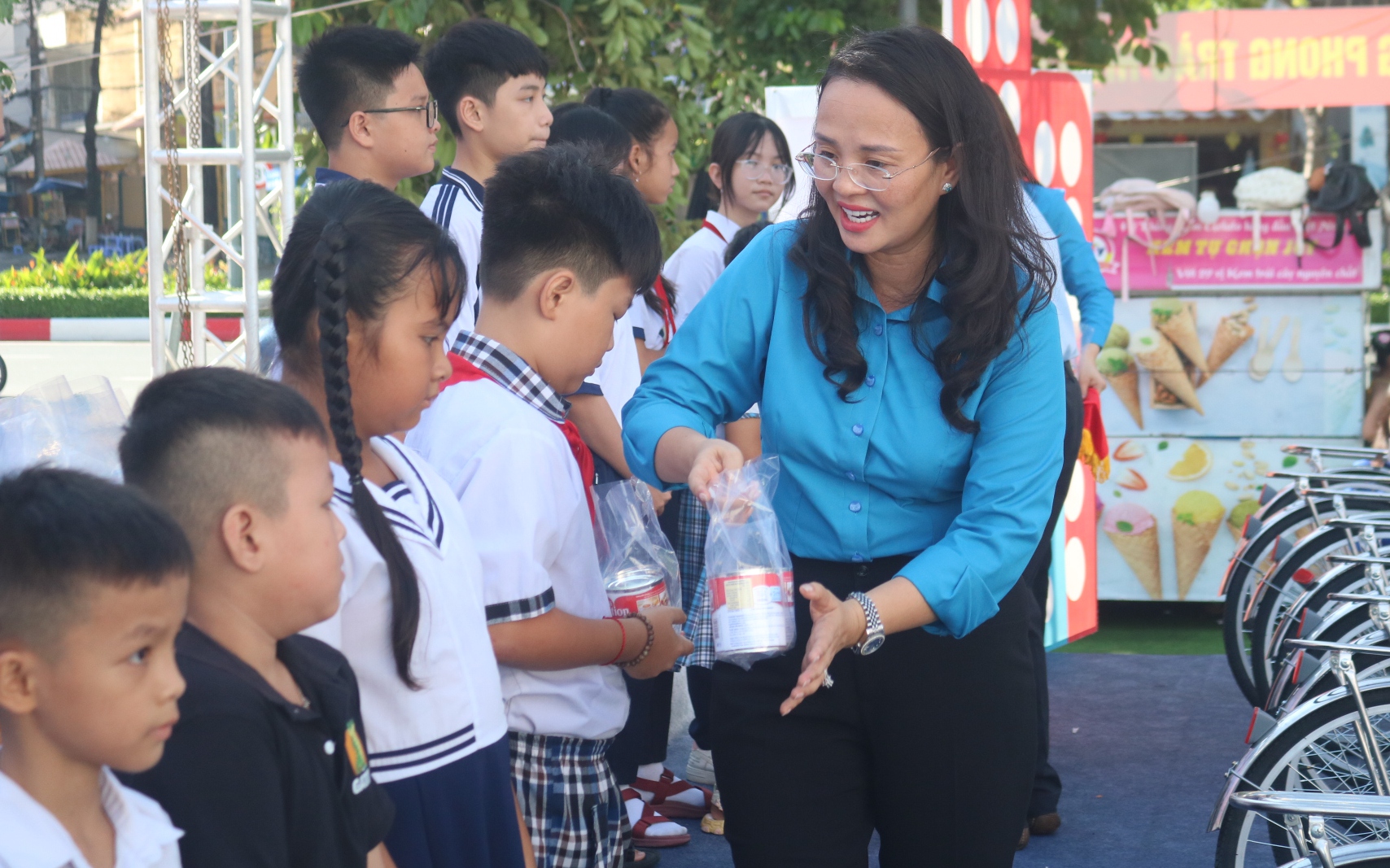Ngày Quốc tế thiếu nhi, con công nhân ở Cần Thơ đón niềm vui bất ngờ