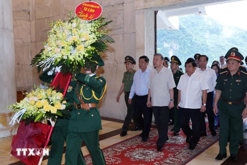 Chủ tịch nước T&ocirc; L&acirc;m thăm v&agrave; d&acirc;ng hương tại Khu di t&iacute;ch quốc gia đặc biệt P&aacute;c B&oacute;- Ảnh 2.