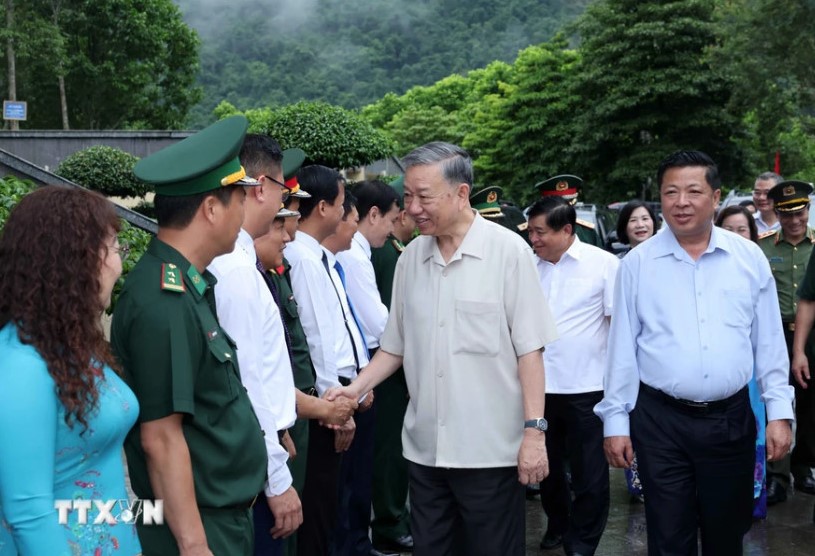 Chủ tịch nước T&ocirc; L&acirc;m thăm v&agrave; d&acirc;ng hương tại Khu di t&iacute;ch quốc gia đặc biệt P&aacute;c B&oacute;- Ảnh 6.