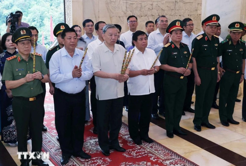 Chủ tịch nước T&ocirc; L&acirc;m thăm v&agrave; d&acirc;ng hương tại Khu di t&iacute;ch quốc gia đặc biệt P&aacute;c B&oacute;- Ảnh 4.