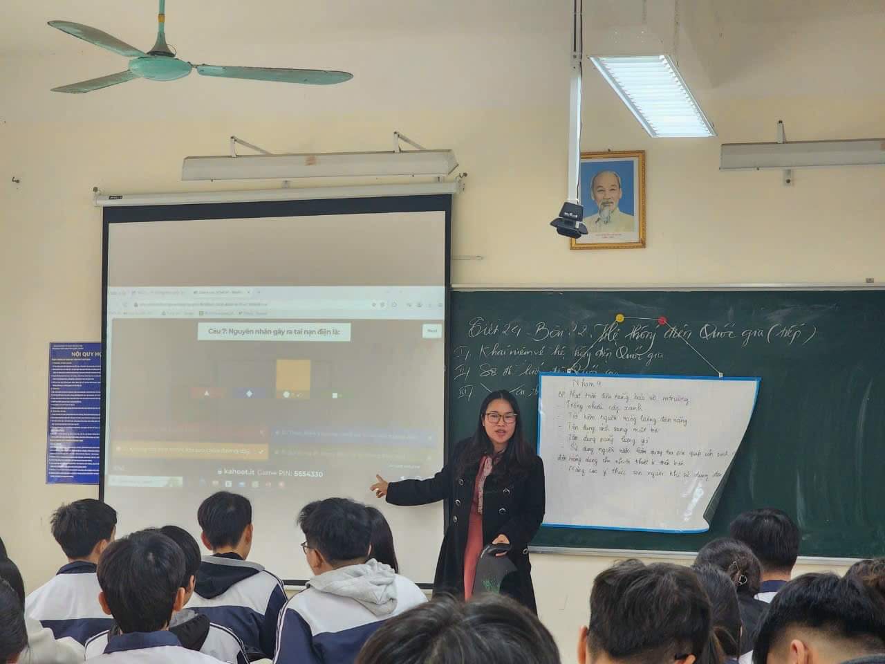 63 gi&aacute;o vi&ecirc;n tố bị &ldquo;x&ugrave;&rdquo; tiền hỗ trợ học thạc sĩ, Chủ tịch H&agrave; Nội chỉ đạo xử l&yacute; ngay- Ảnh 1.