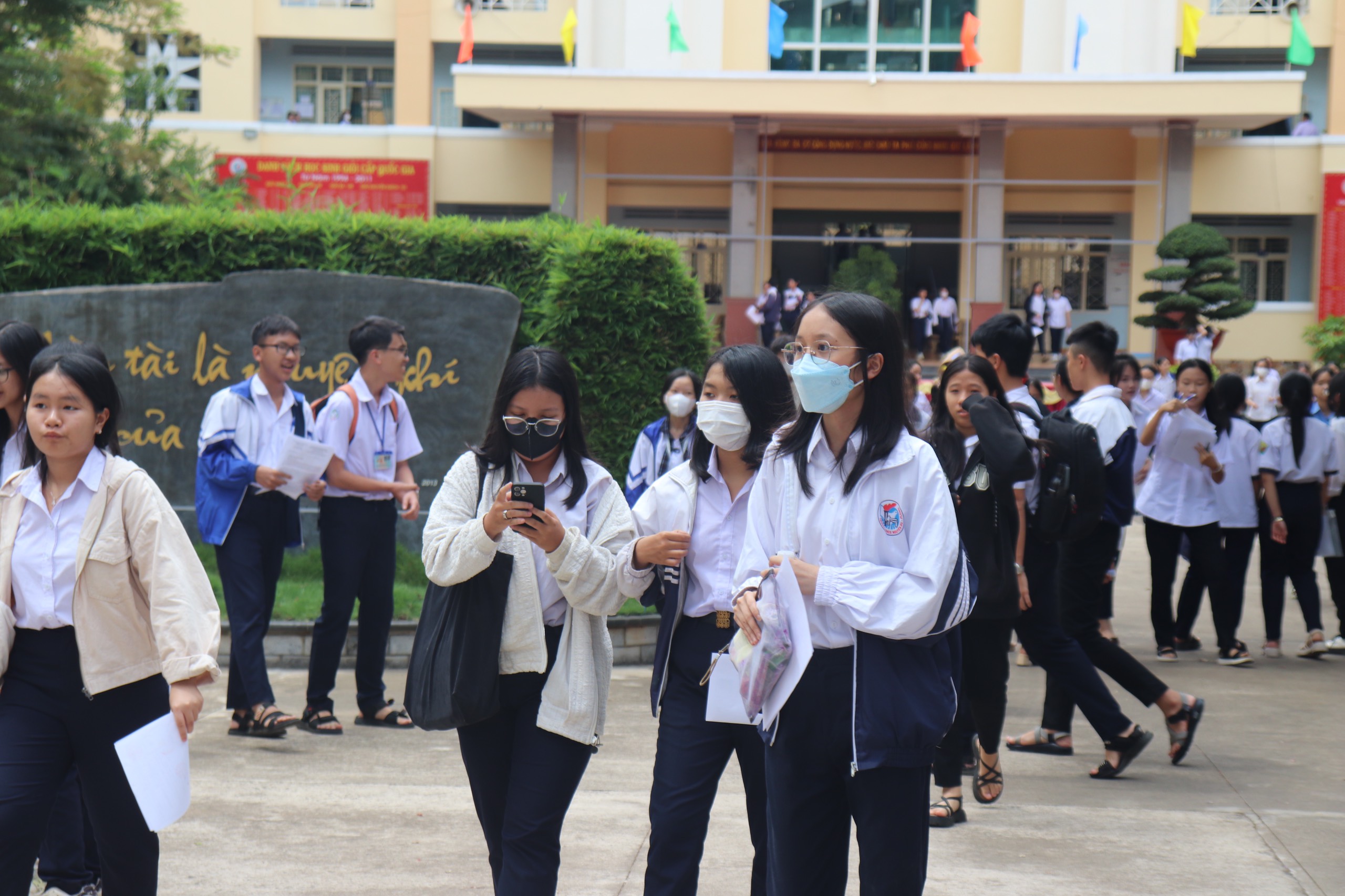 Đề thi tuyển sinh lớp 10 m&ocirc;n ngữ văn một trường chuy&ecirc;n c&oacute; sai s&oacute;t- Ảnh 3.