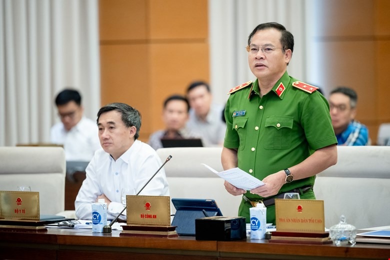 Thứ trưởng Bộ C&ocirc;ng an Nguyễn Văn Long cho biết điểm trừ giấy ph&eacute;p l&aacute;i xe l&agrave; một trong những kinh nghiệm của c&aacute;c nước khi xử phạt người điều khiển xe c&oacute; nồng độ cồnẢnh: L&acirc;m Hiển