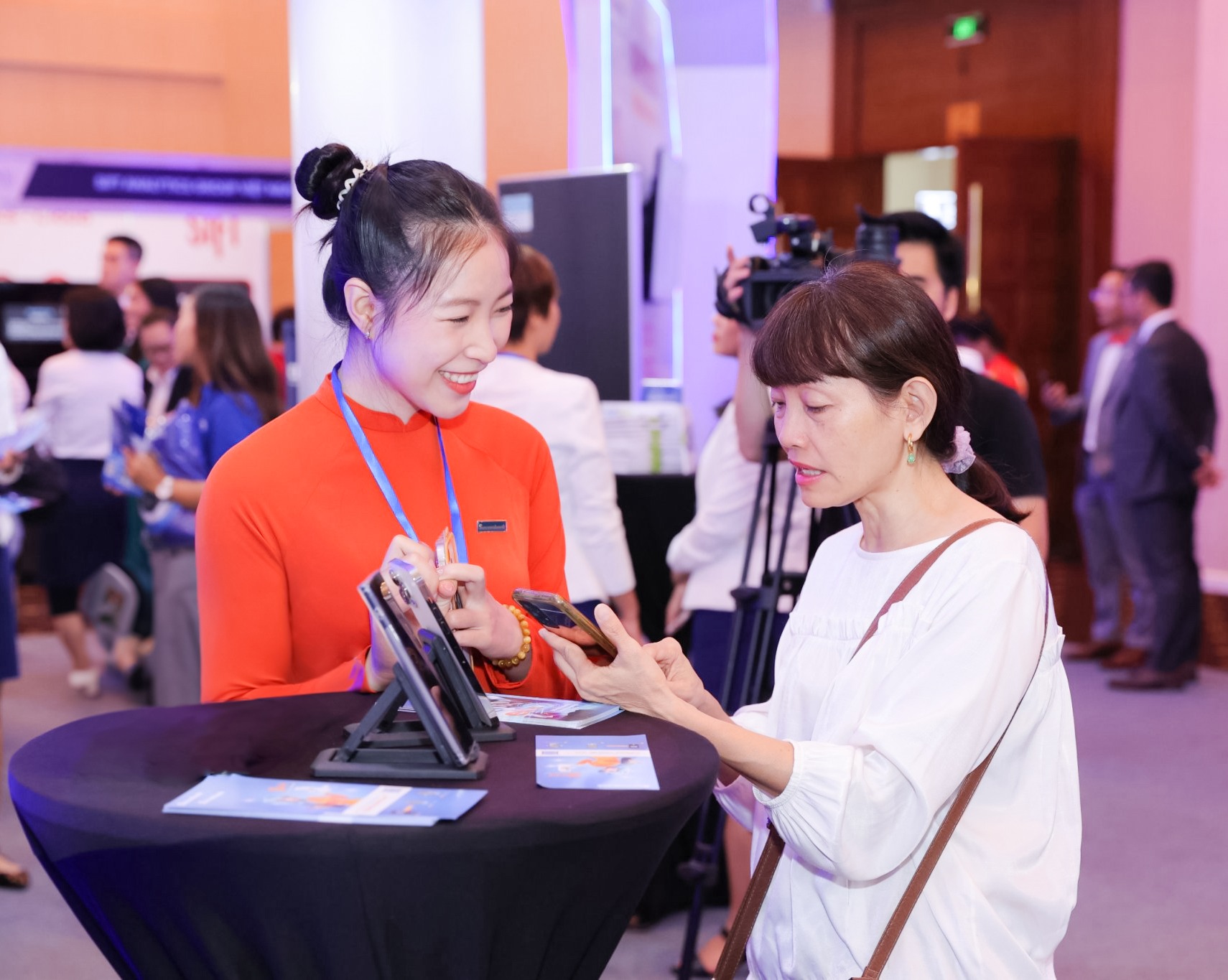 Những c&ocirc;ng việc ng&agrave;nh t&agrave;i ch&iacute;nh ng&acirc;n h&agrave;ng nhận lương "khủng"- Ảnh 2.