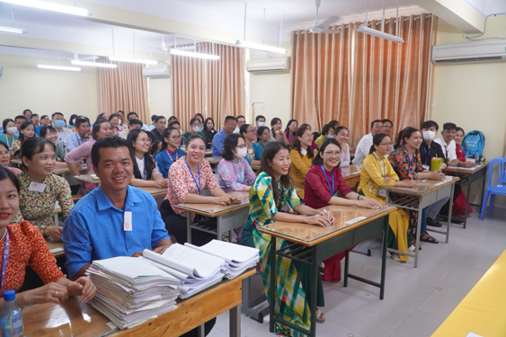 Gi&aacute;o vi&ecirc;n l&agrave;m nhiệm vụ tại kỳ thi tuyển sinh lớp 10 ở TP HCM Ảnh: HUẾ XU&Acirc;N