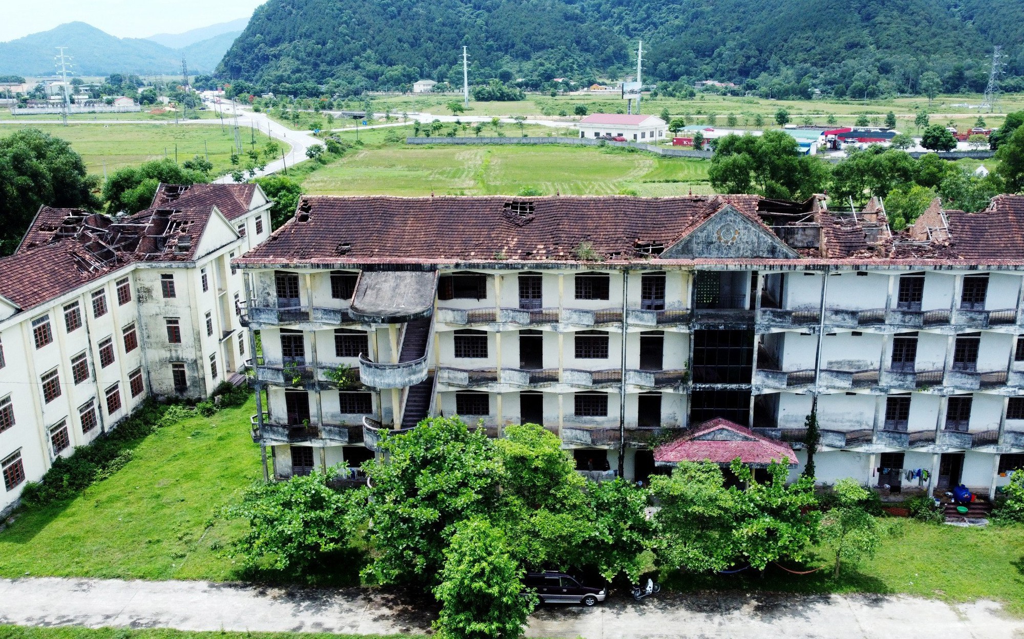 Bên trong ngôi trường hàng chục tỉ đồng bị bỏ hoang ở Hà Tĩnh