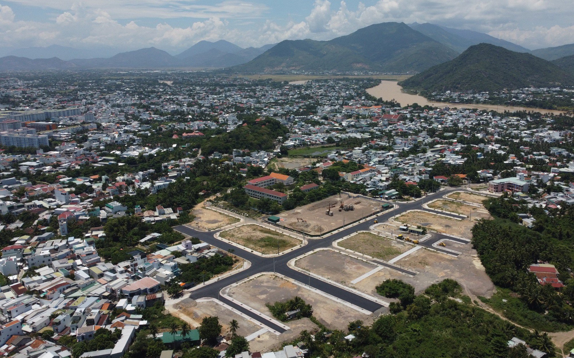 Kh&aacute;nh H&ograve;a: D&ugrave;ng ng&acirc;n s&aacute;ch 